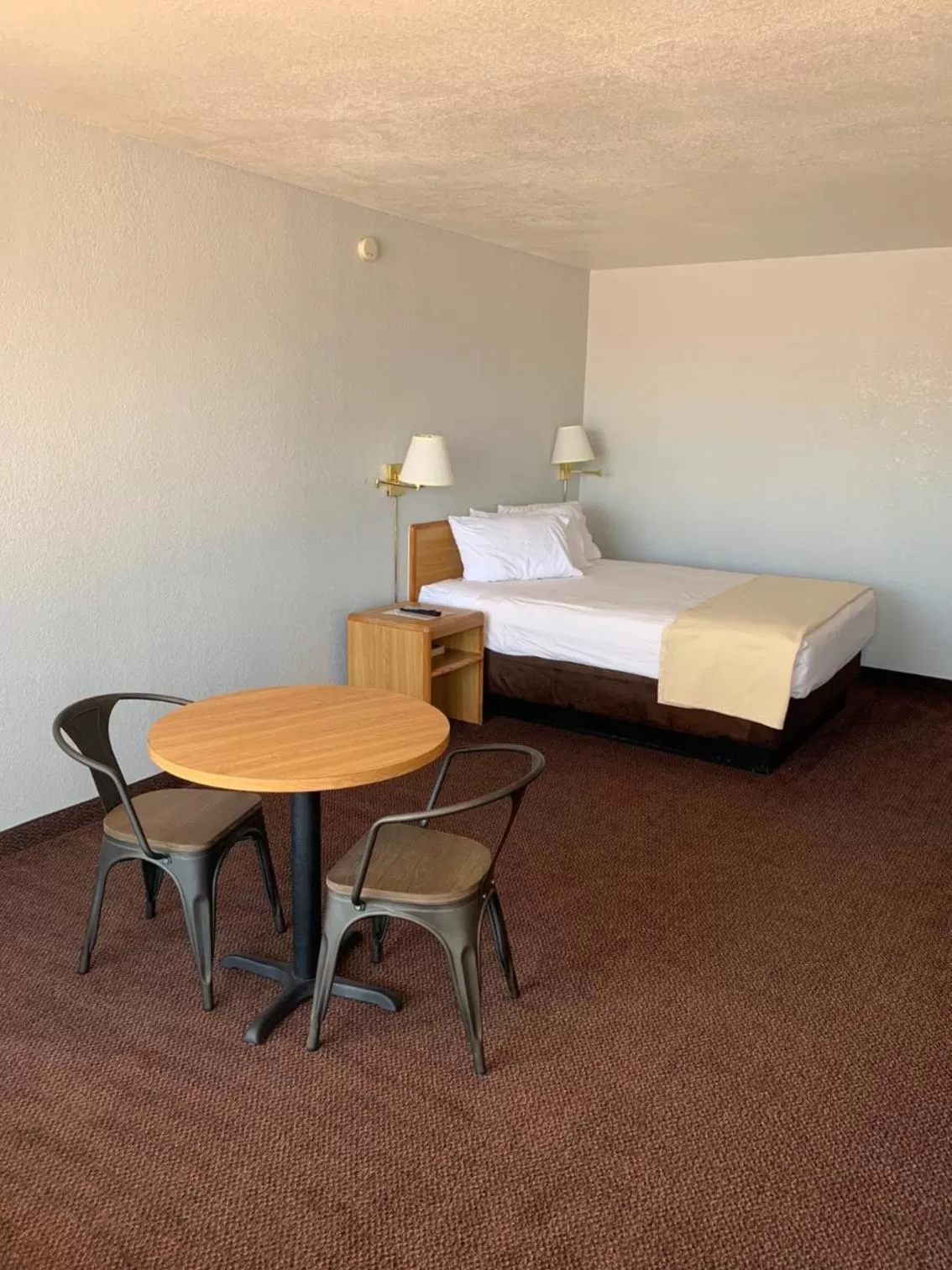 Other, Bed in EZ 8 Motel Airporter