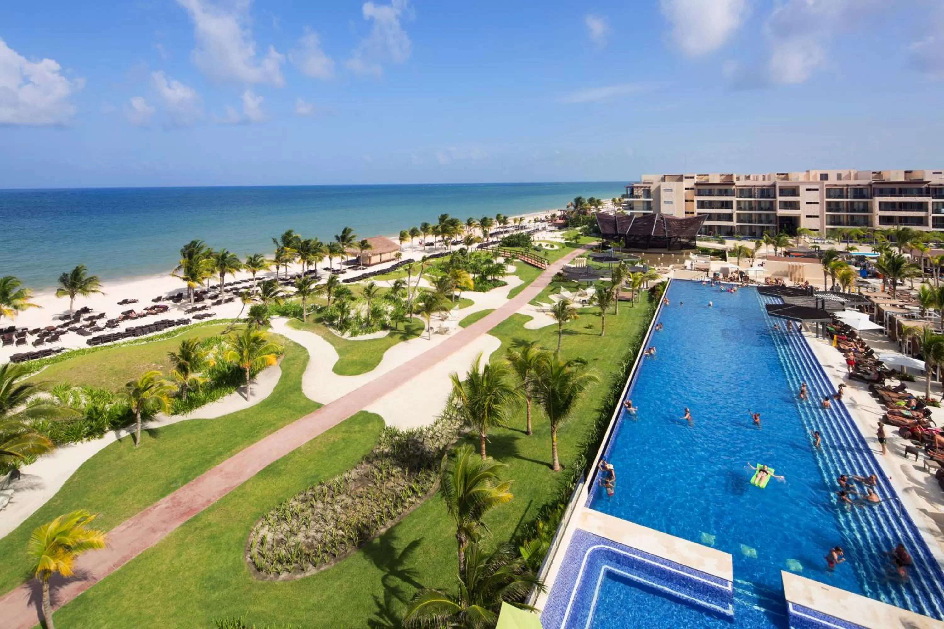 Swimming pool in Royalton Riviera Cancun, An Autograph Collection All-Inclusive Resort & Casino