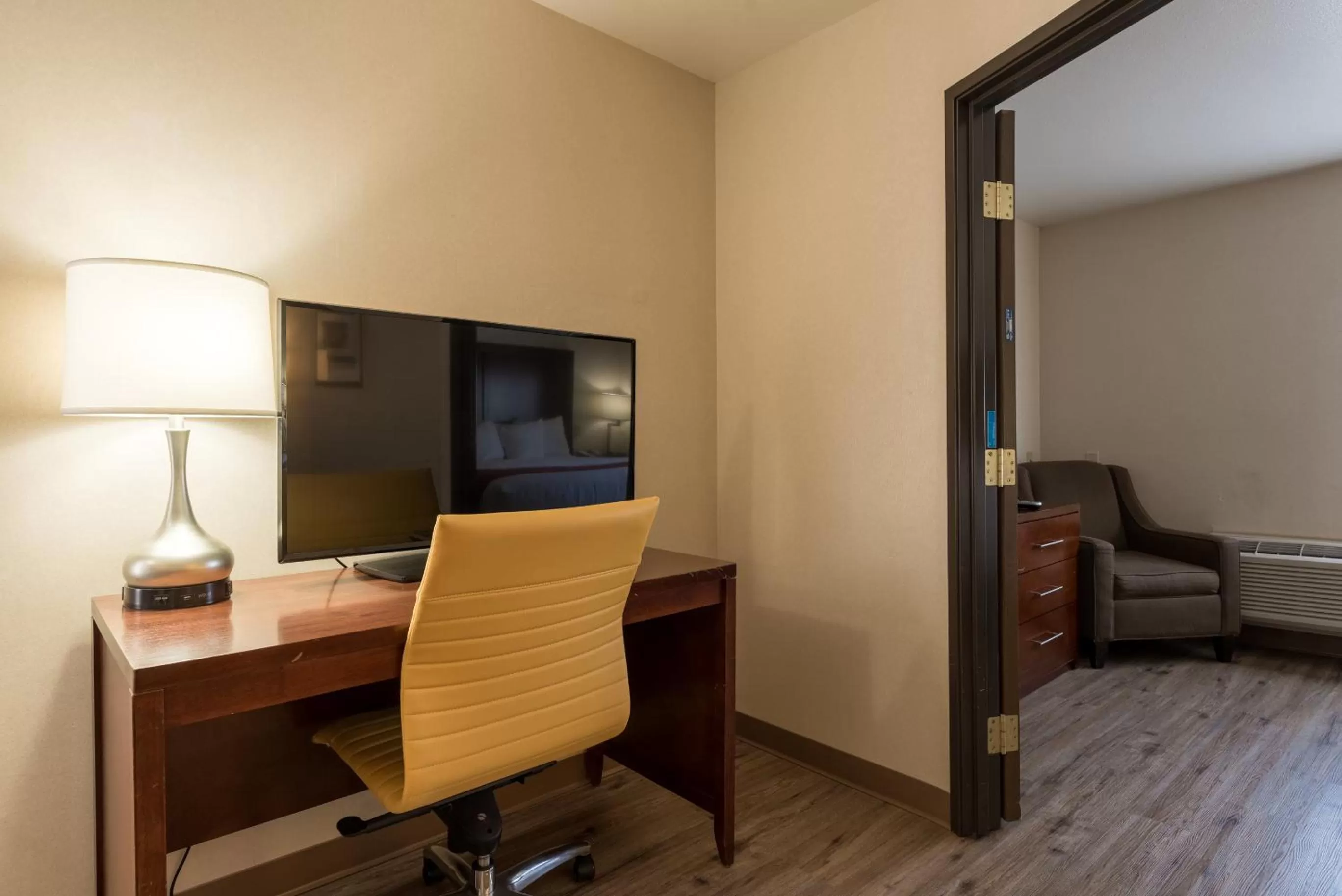 TV and multimedia in Comfort Inn & Suites Alamosa