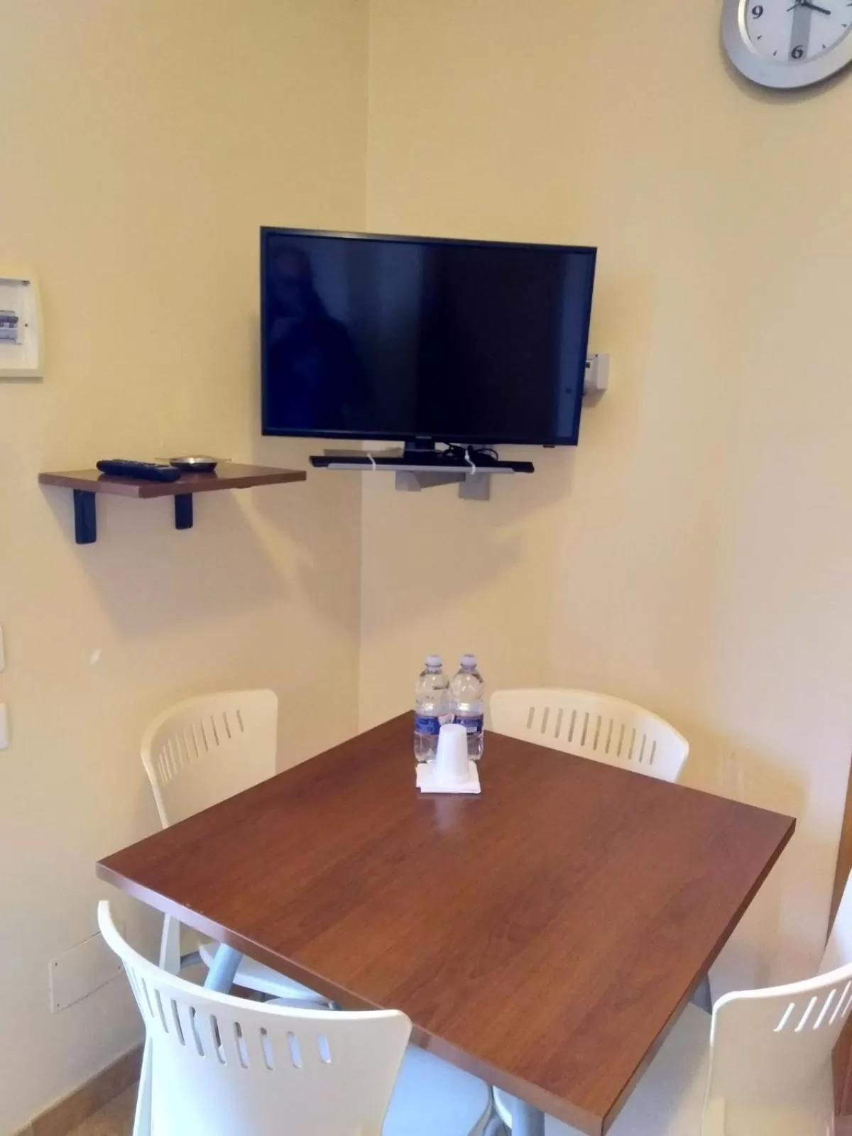 Dining area, TV/Entertainment Center in Case Vacanze Ancora