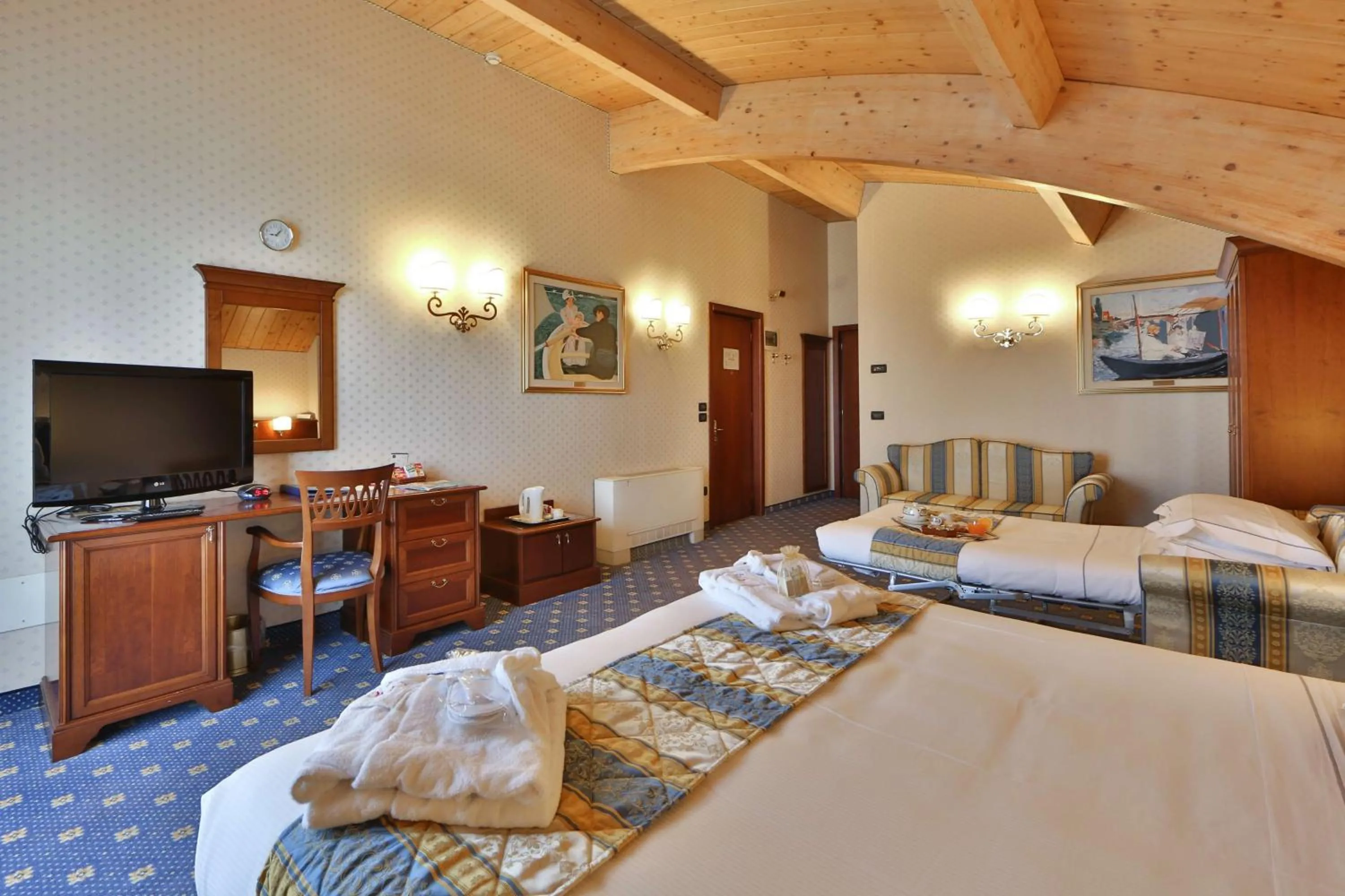 Bedroom, Bed in Best Western Classic Hotel