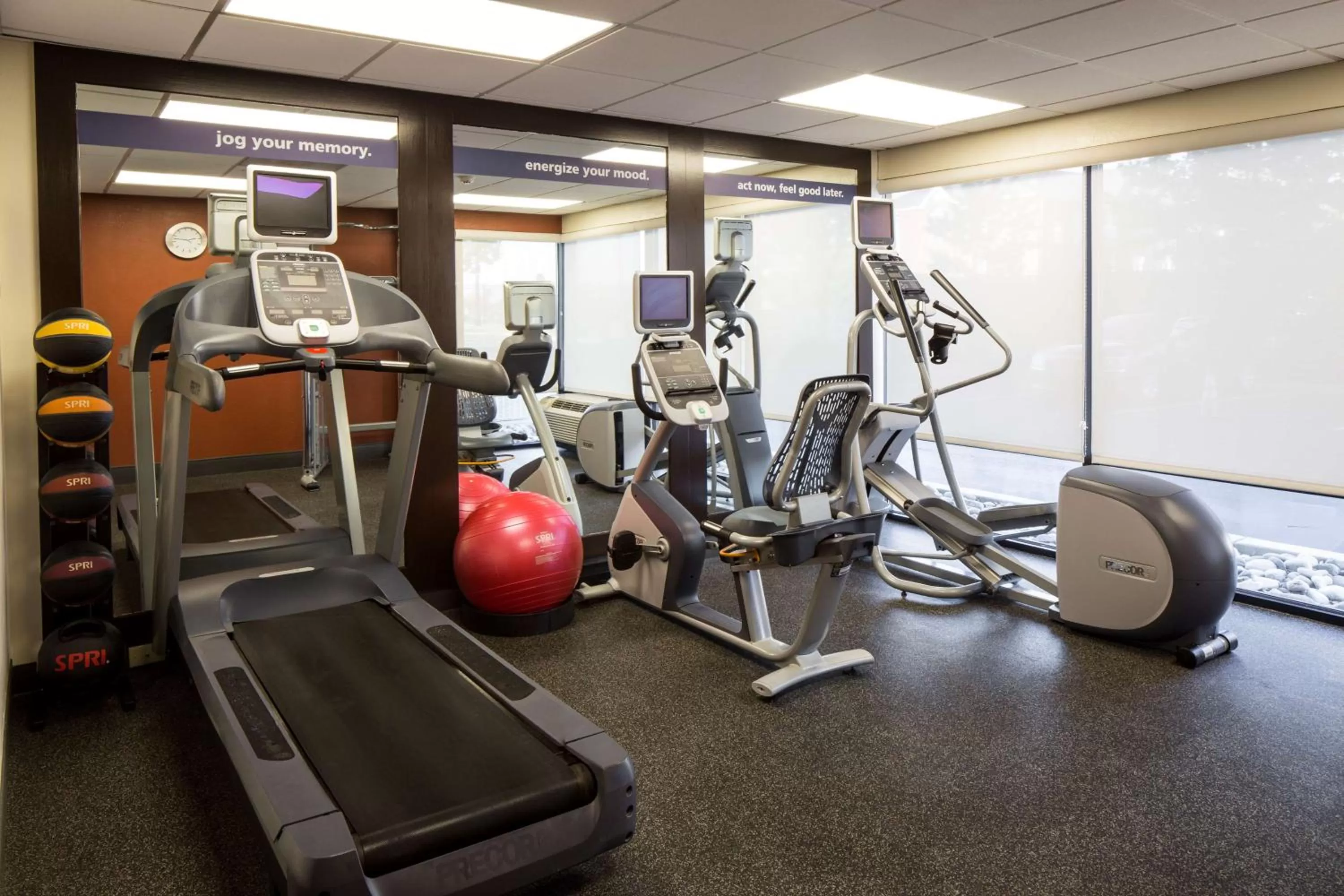 Fitness centre/facilities in Hampton Inn Philadelphia-Airport