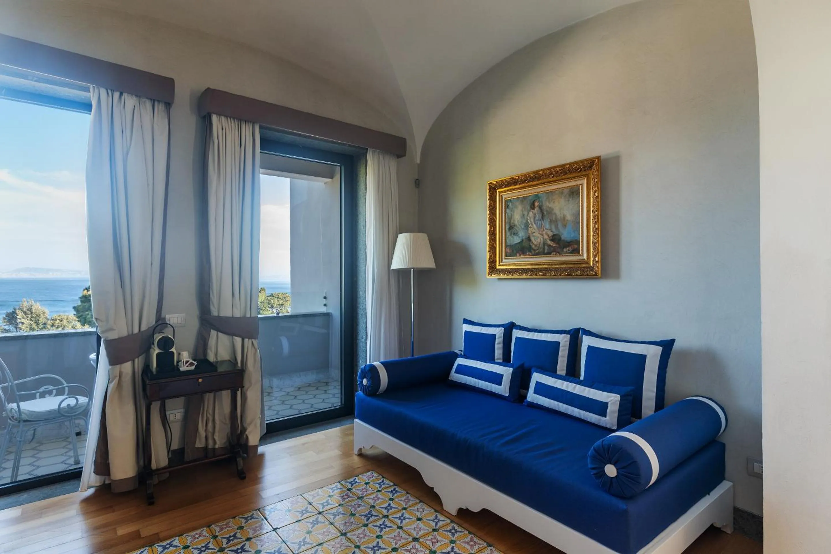 Photo of the whole room, Bed in Grand Hotel Cocumella