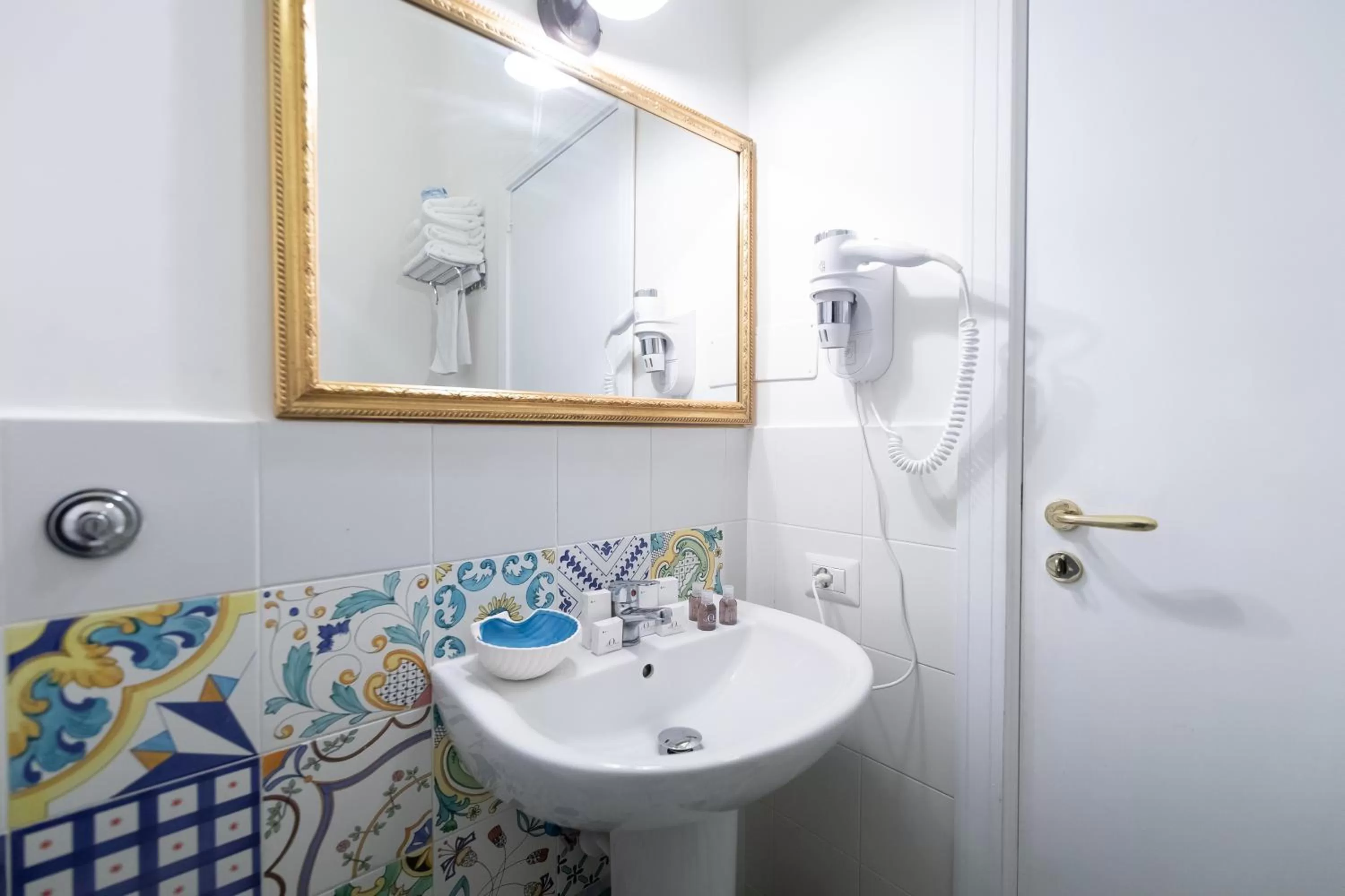 Bathroom in EFFE SUITES