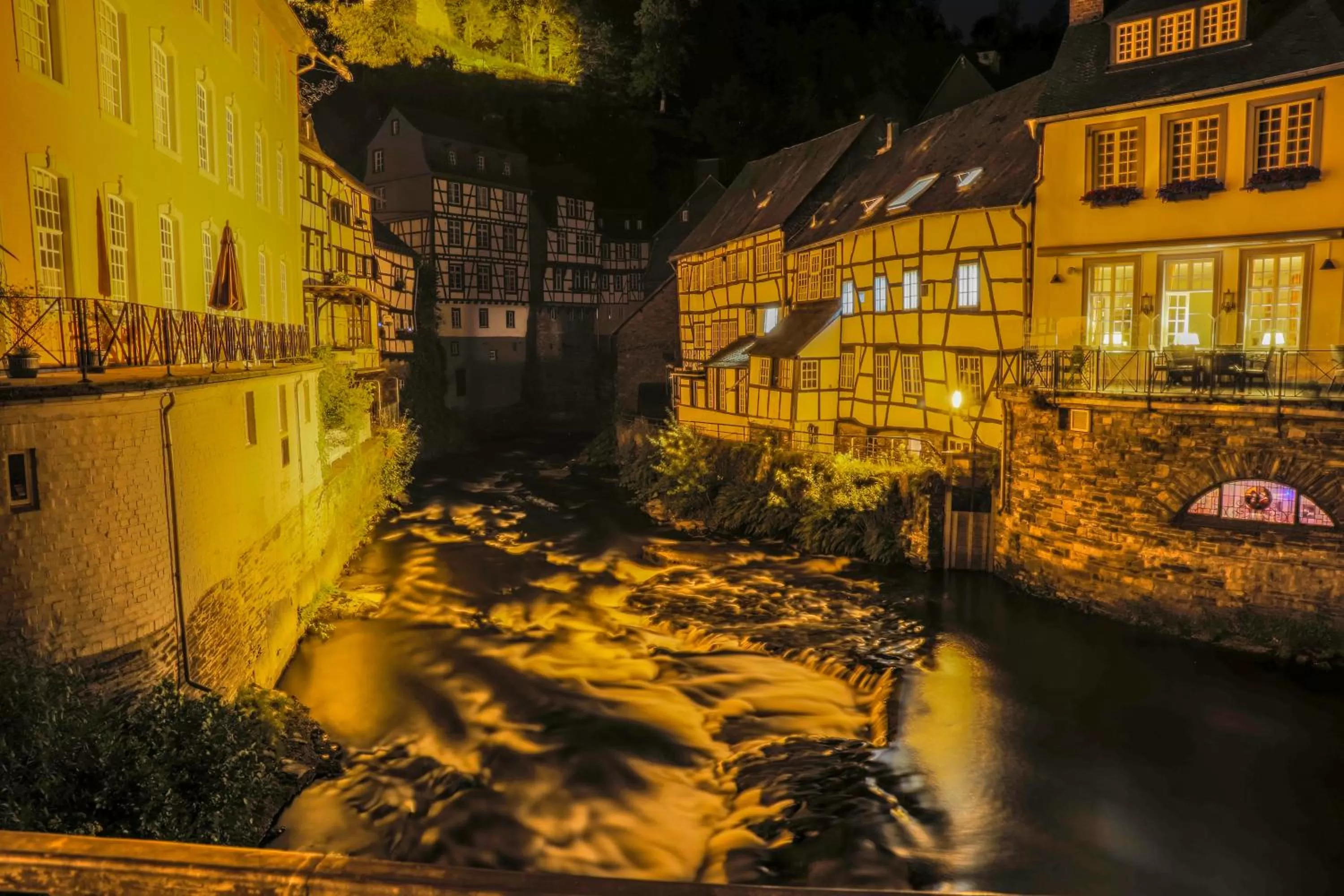 Night in Horchem Hotel-Restaurant-Café-Bar