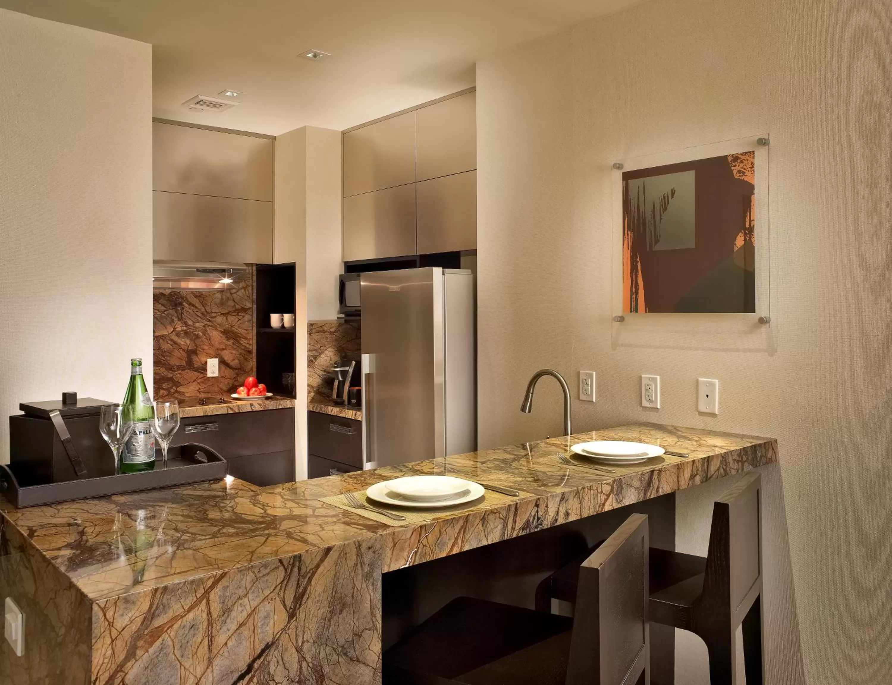Kitchen or kitchenette in EB Hotel Miami Airport