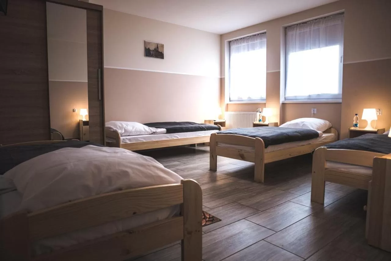 Bed in Dom Wycieczkowy "Na stadionie"