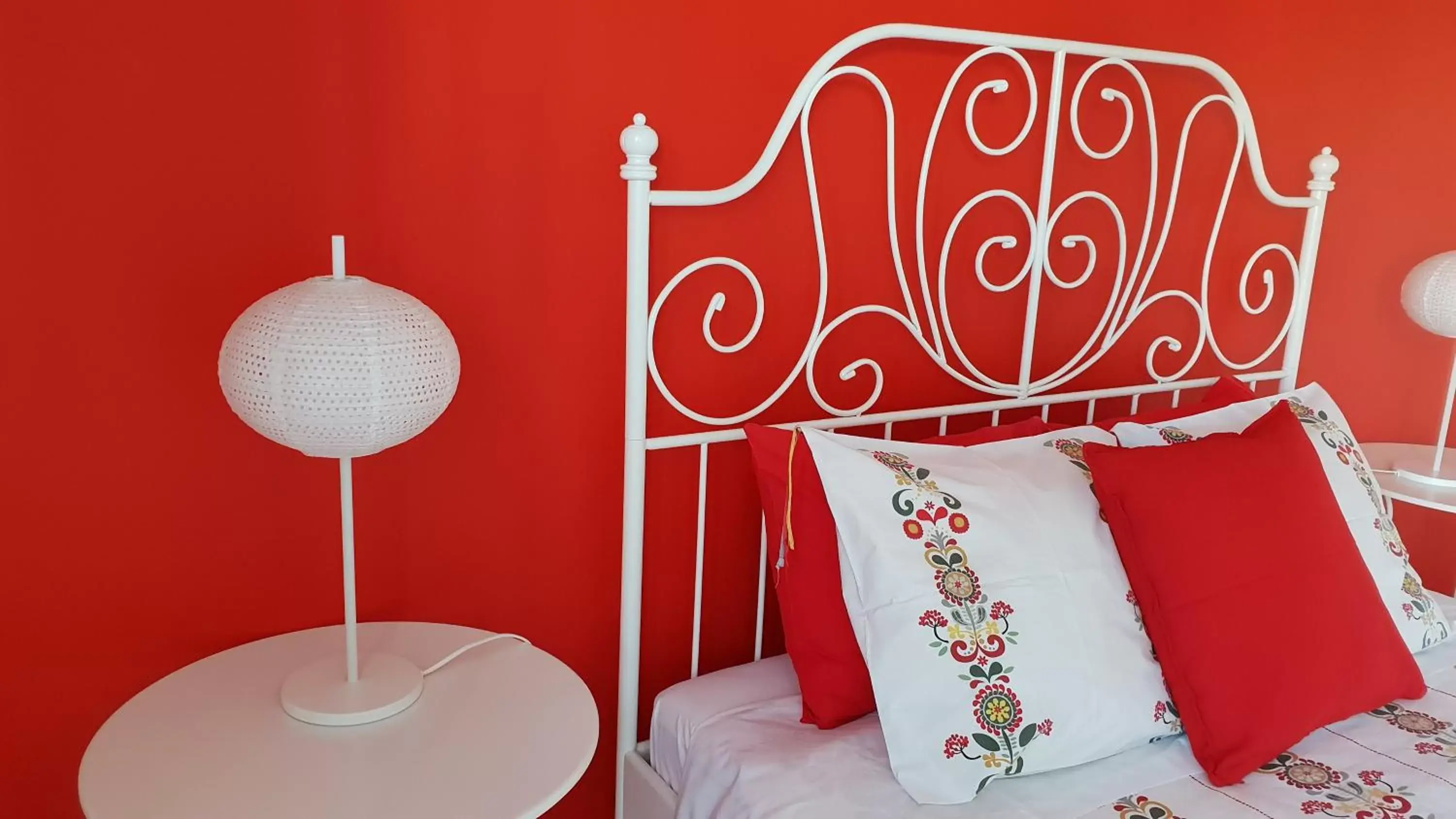 Family Room with Balcony in 100 Contos Family Room with Balcony in 100 Contos