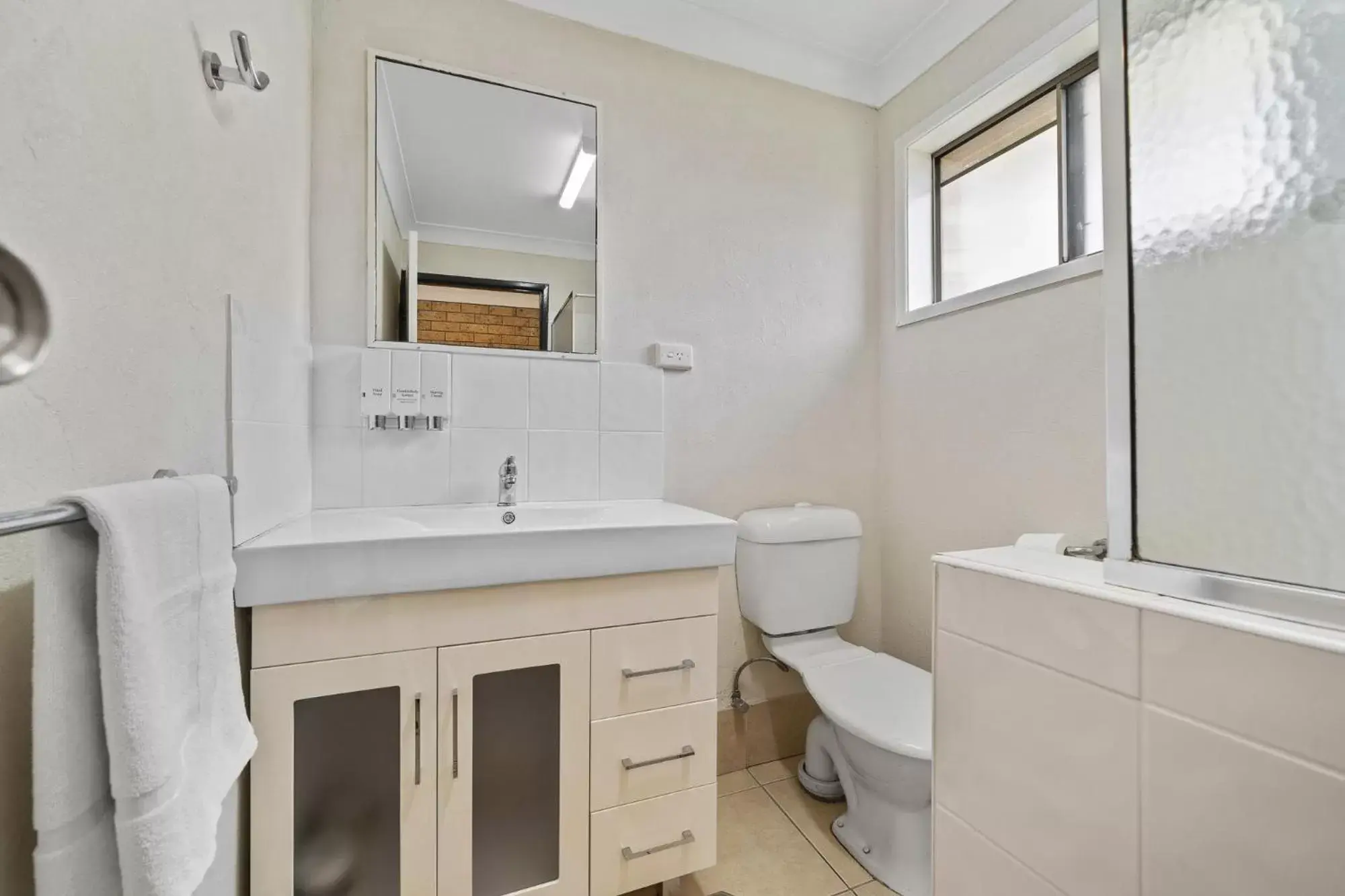 King Room in Esk Caravan Park & Rail Trail Motel King Room in Esk Caravan Park & Rail Trail Motel