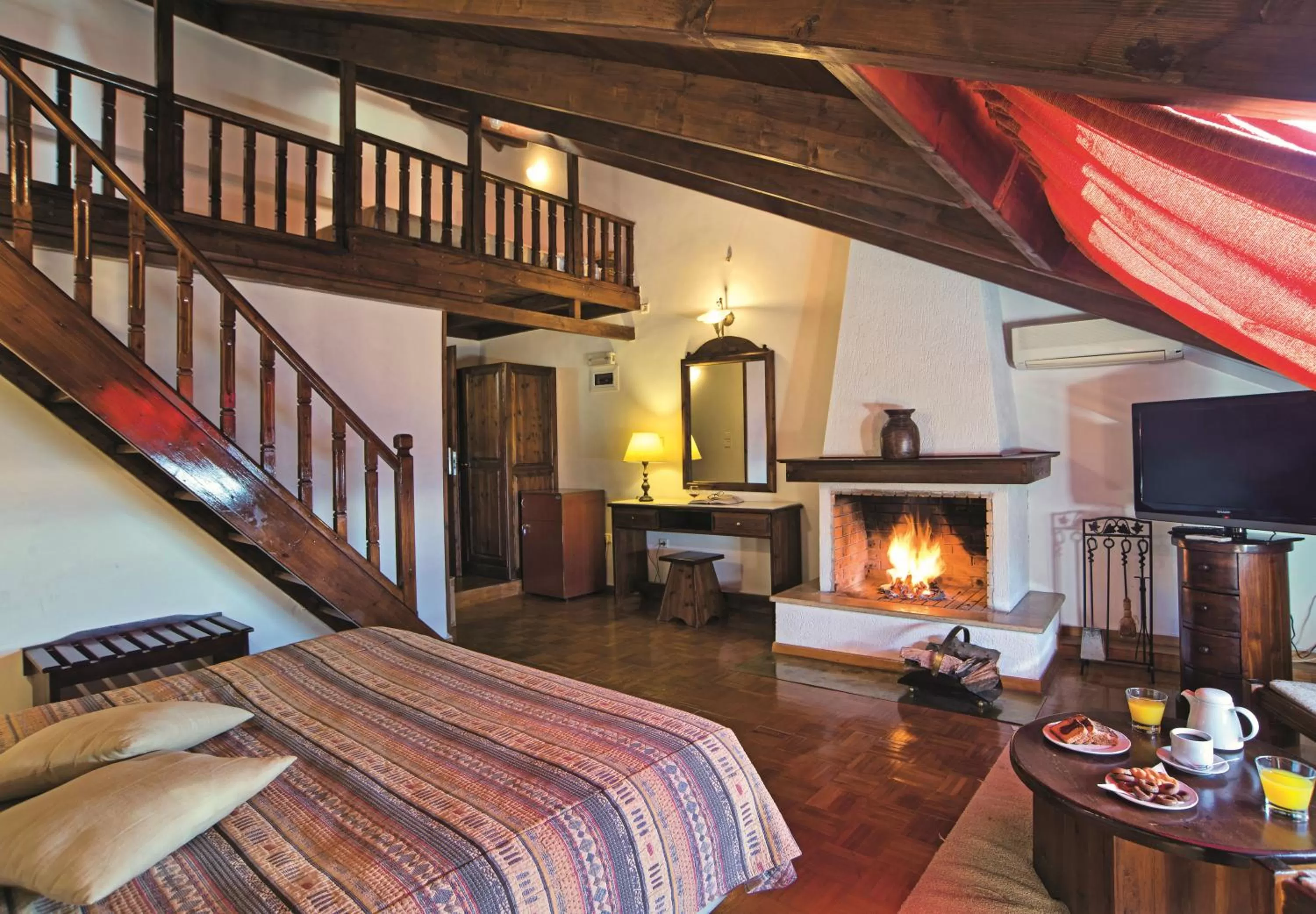 Photo of the whole room, Bed in Anemolia Mountain Resort