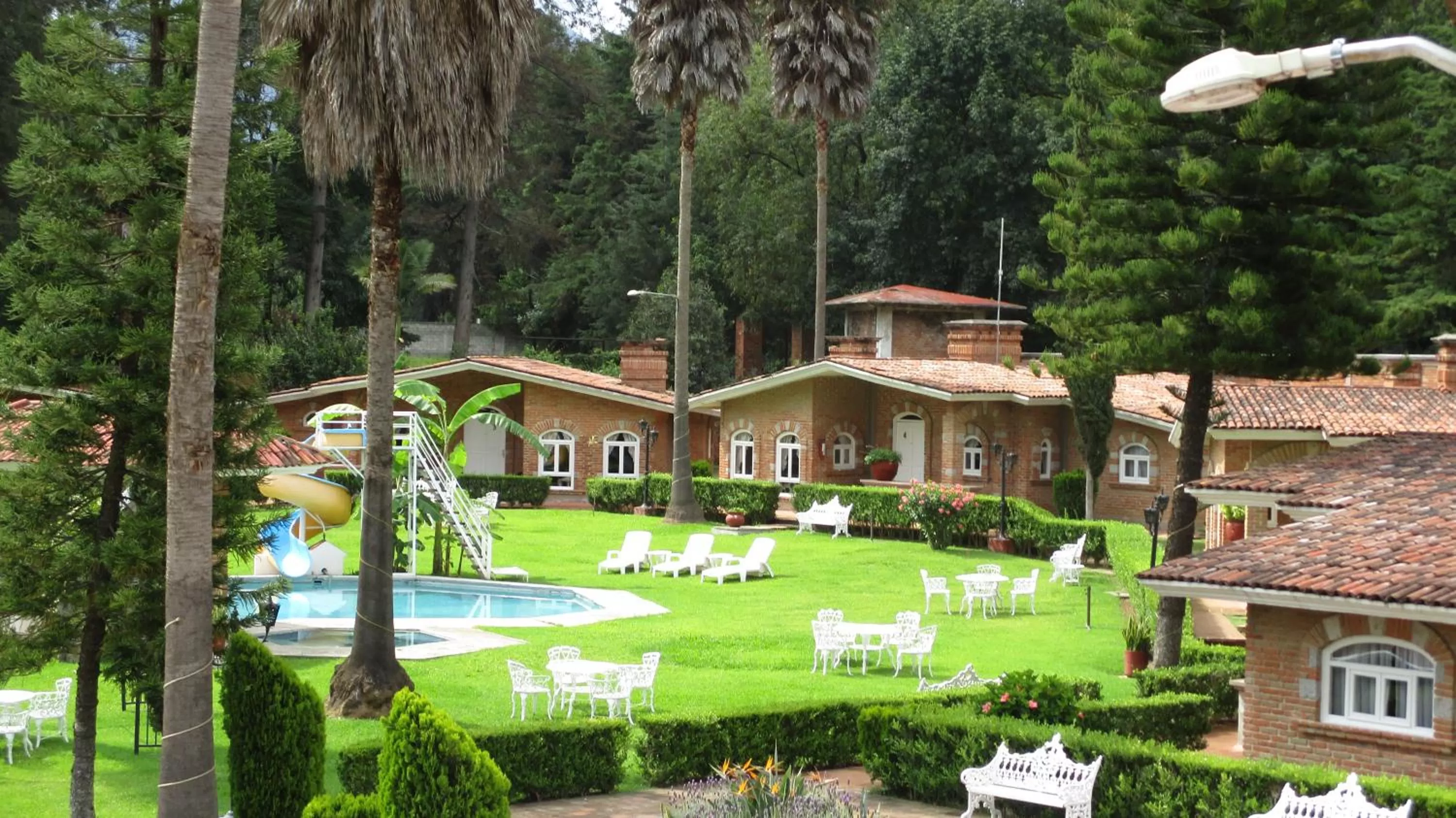 Garden in Hotel Villa Monarca Inn