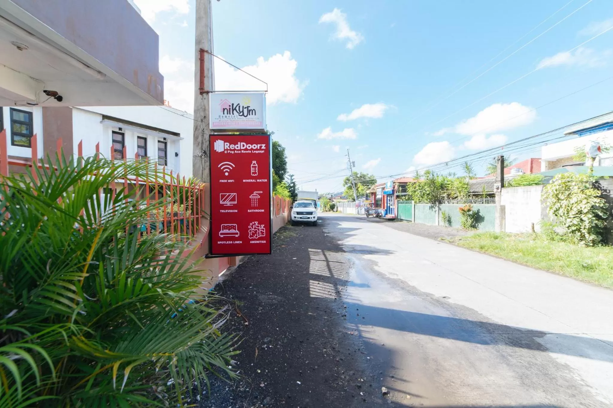 Property building in RedDoorz at Pag Asa Rawis Legazpi