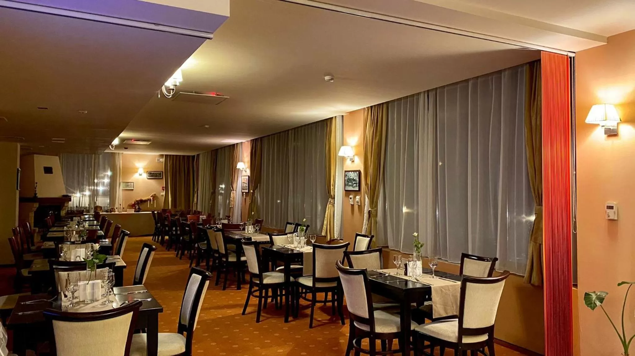 Restaurant/places to eat in Hotel Oxford By TimHotels