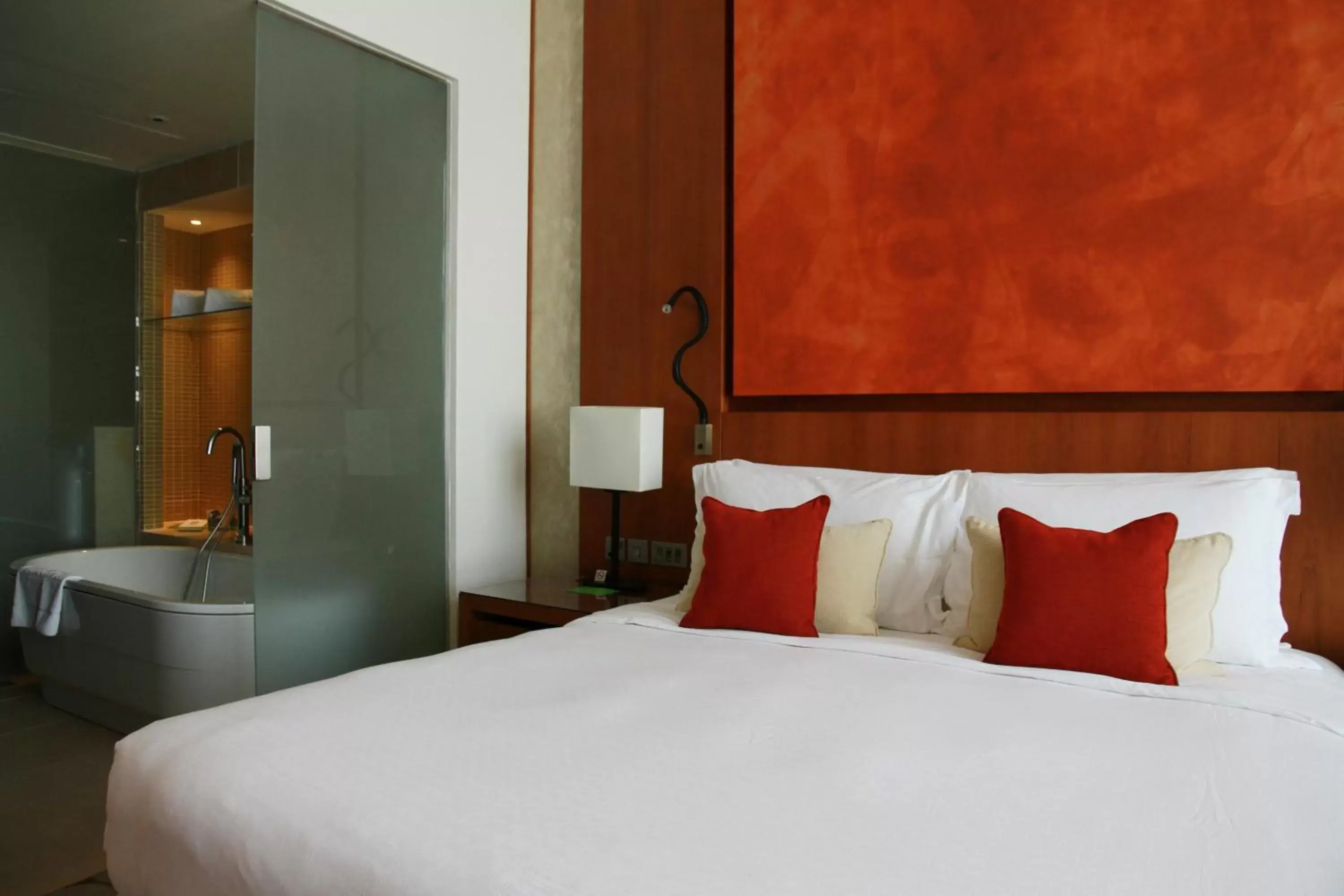 Premium Suite with Marina View and Free Beach Access in Yas Island Rotana Abu Dhabi Premium Suite with Marina View and Free Beach Access in Yas Island Rotana Abu Dhabi