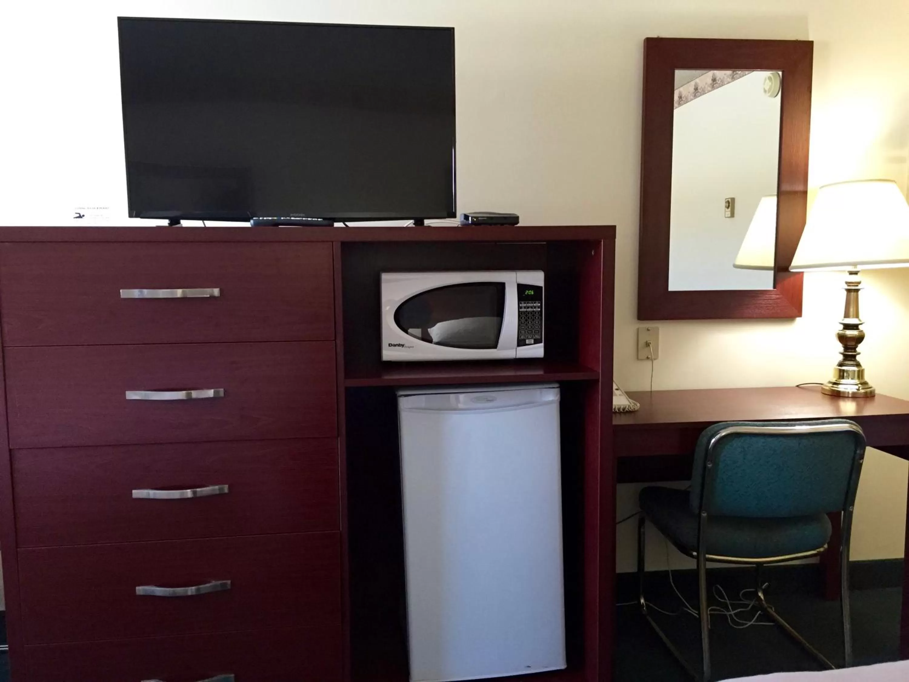 Decorative detail in Colonial Inn