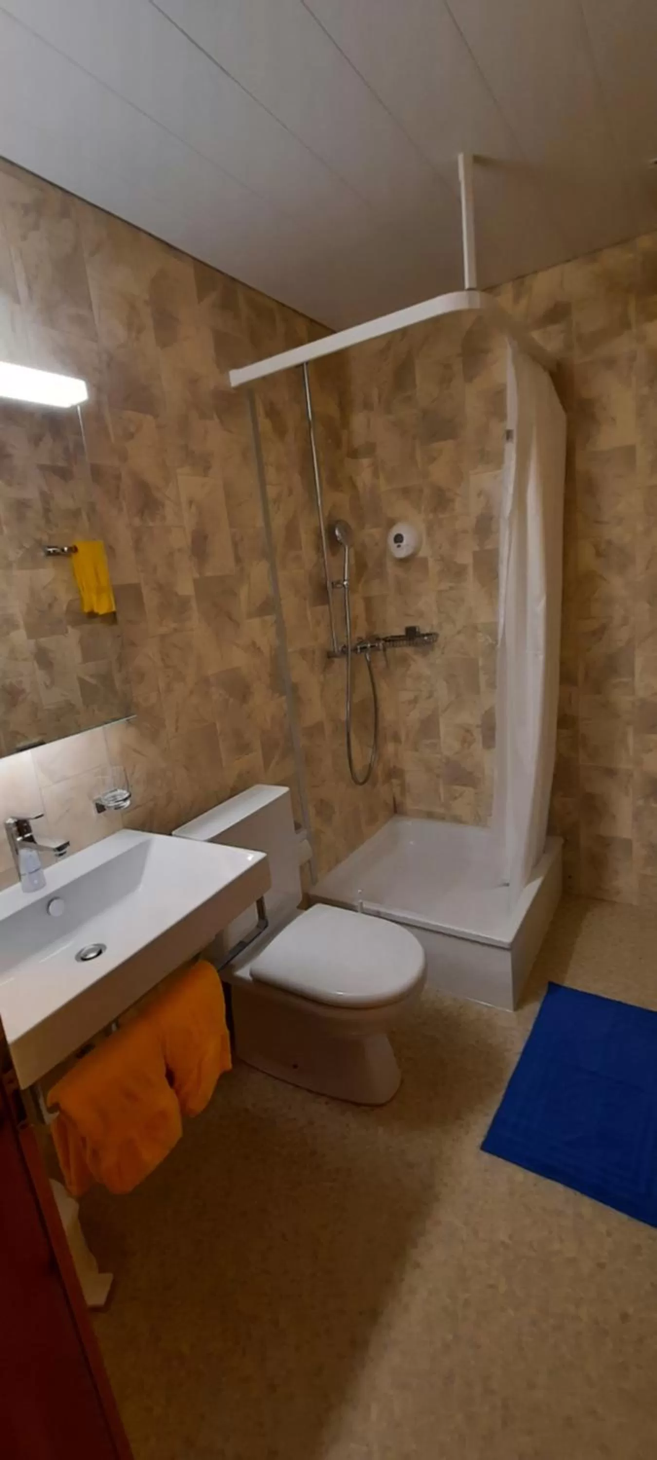 Bathroom in Garni Alpenrose - Grusaida