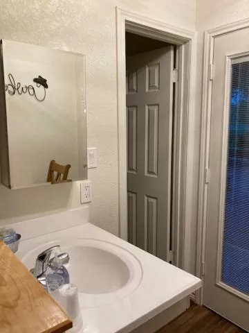 Bathroom in Horseshoe Riverside Lodge