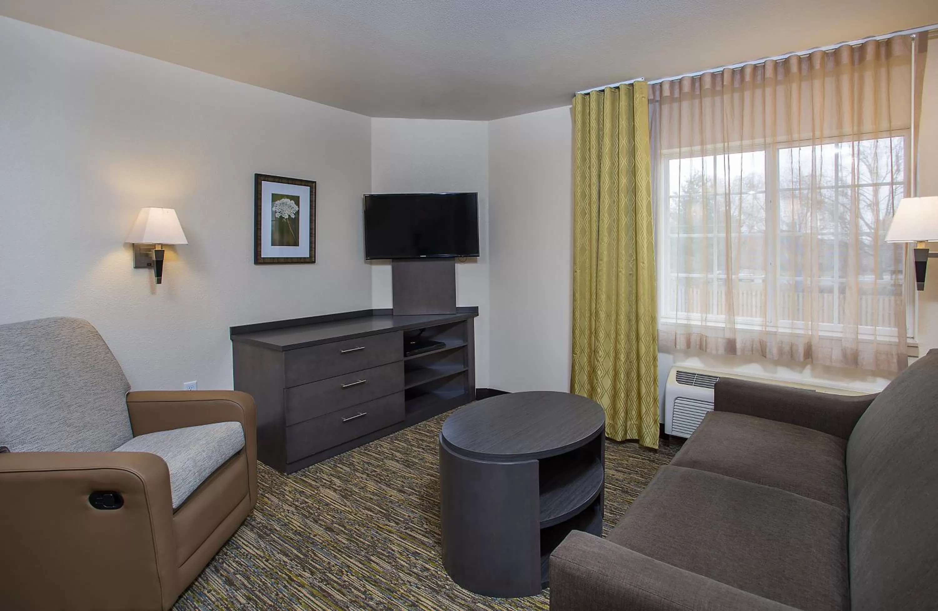 Photo of the whole room in Candlewood Suites Bowling Green by IHG