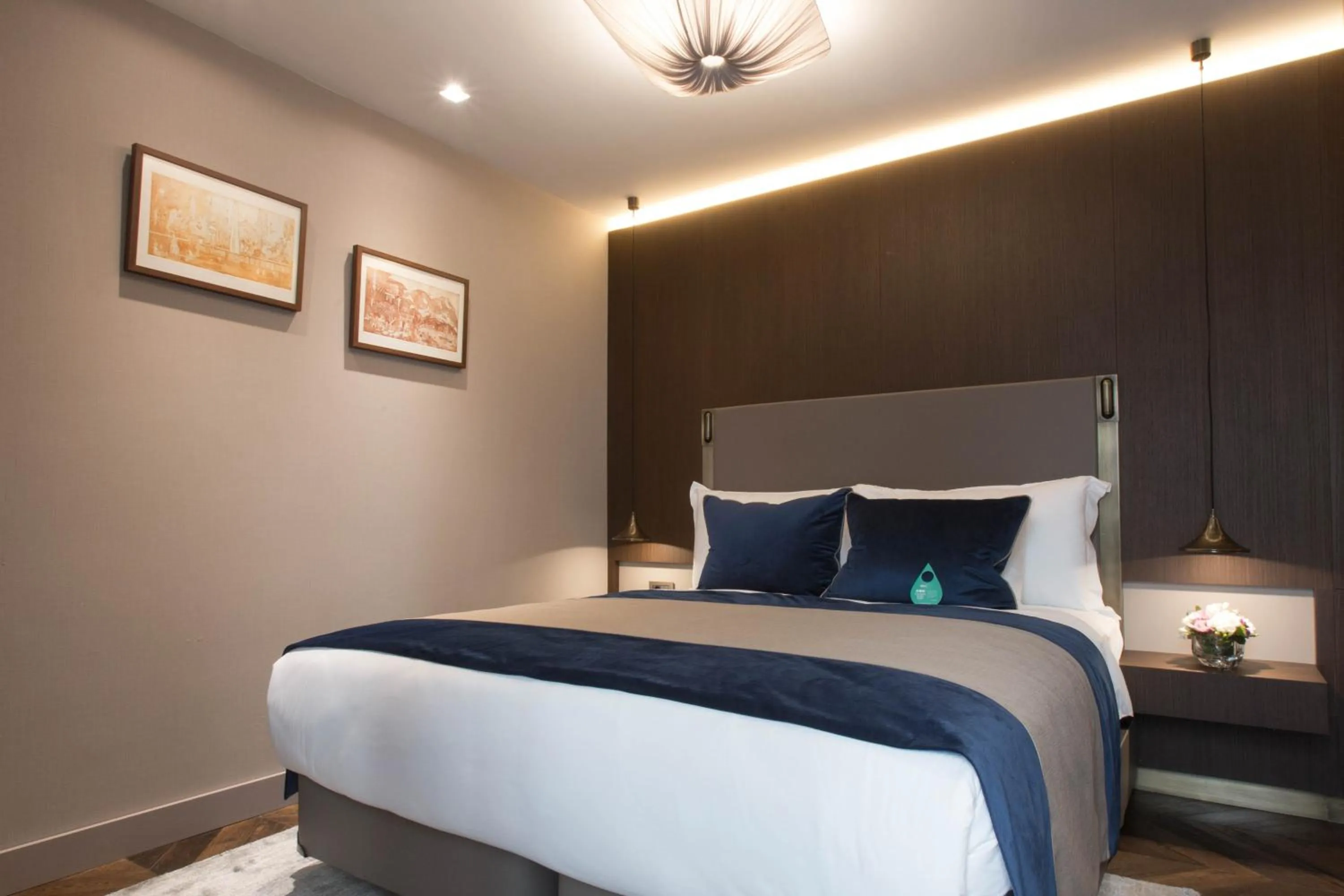 Bed in Noble22 Suites-Special Category