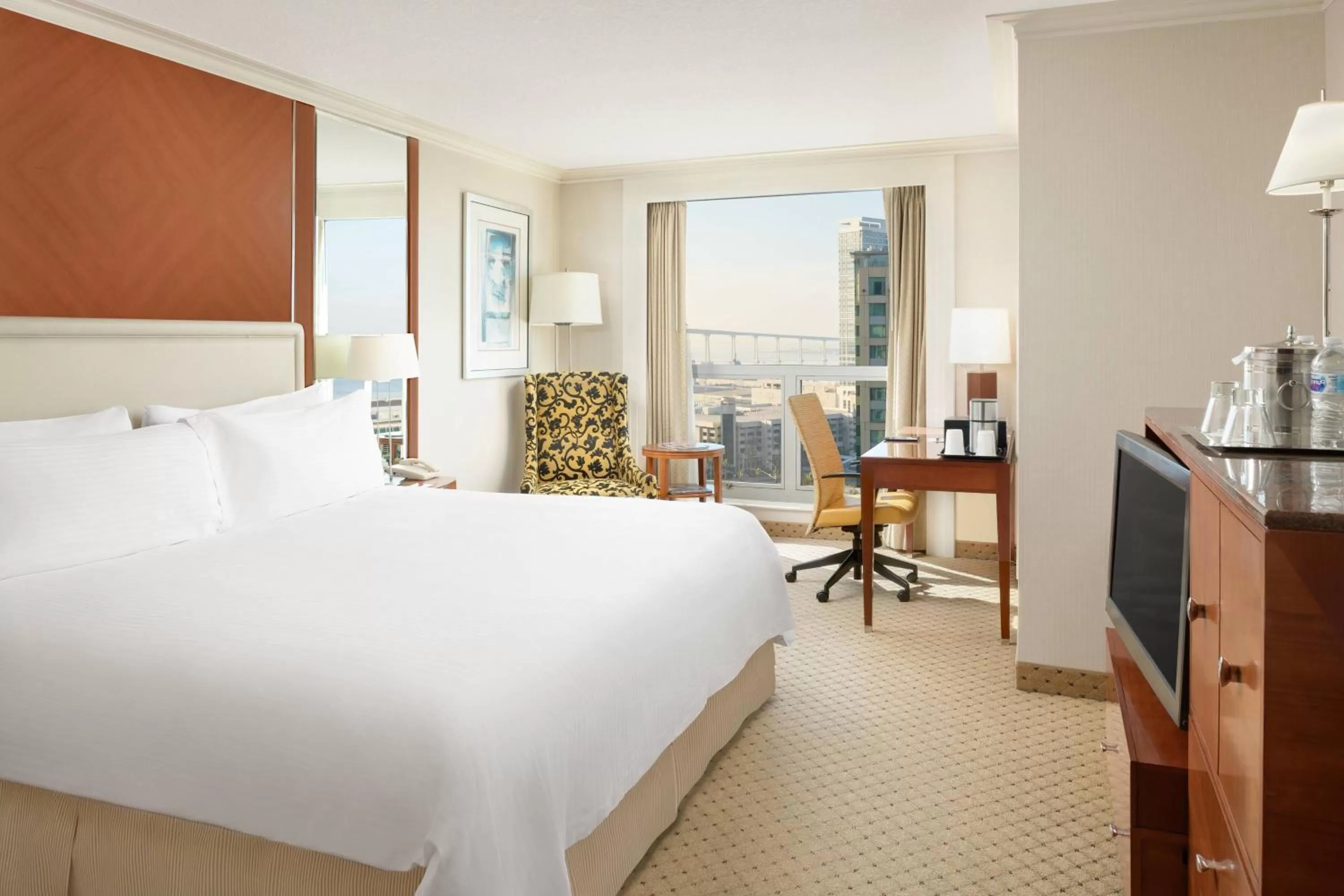 Photo of the whole room, Bed in San Diego Marriott Gaslamp Quarter