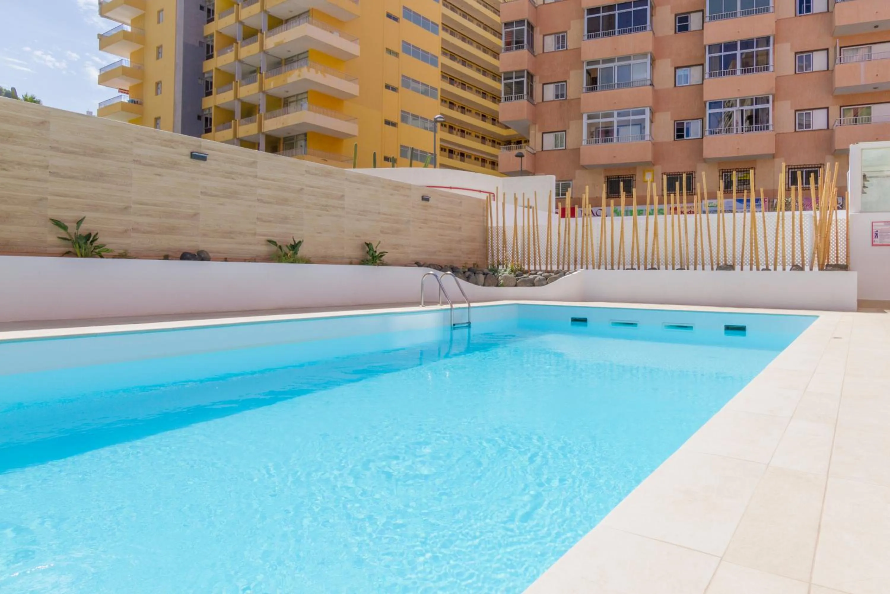 Swimming pool in Checkin Concordia Playa