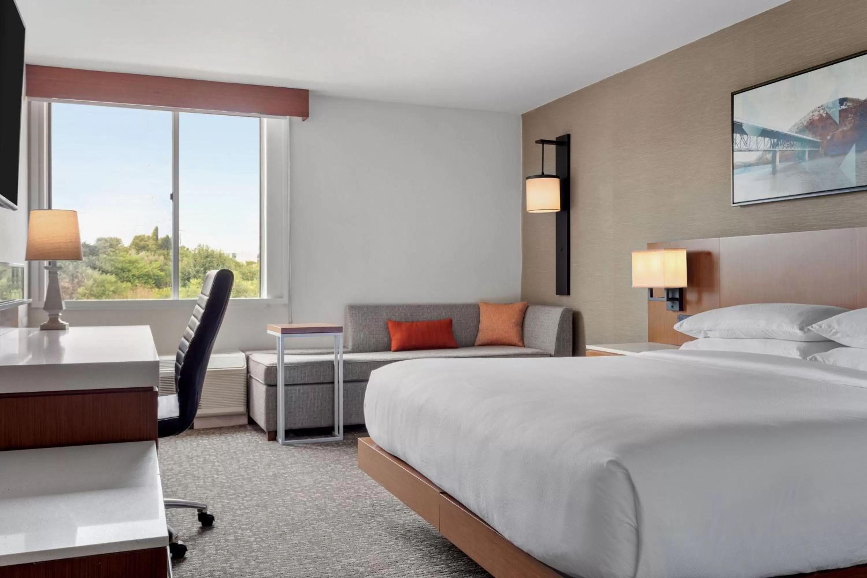 Bedroom, Bed in Delta Hotels by Marriott Allentown Lehigh Valley
