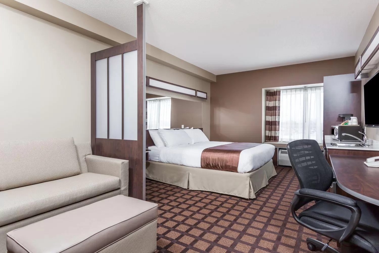 Photo of the whole room, Bed in Microtel Inn & Suites by Wyndham - Timmins