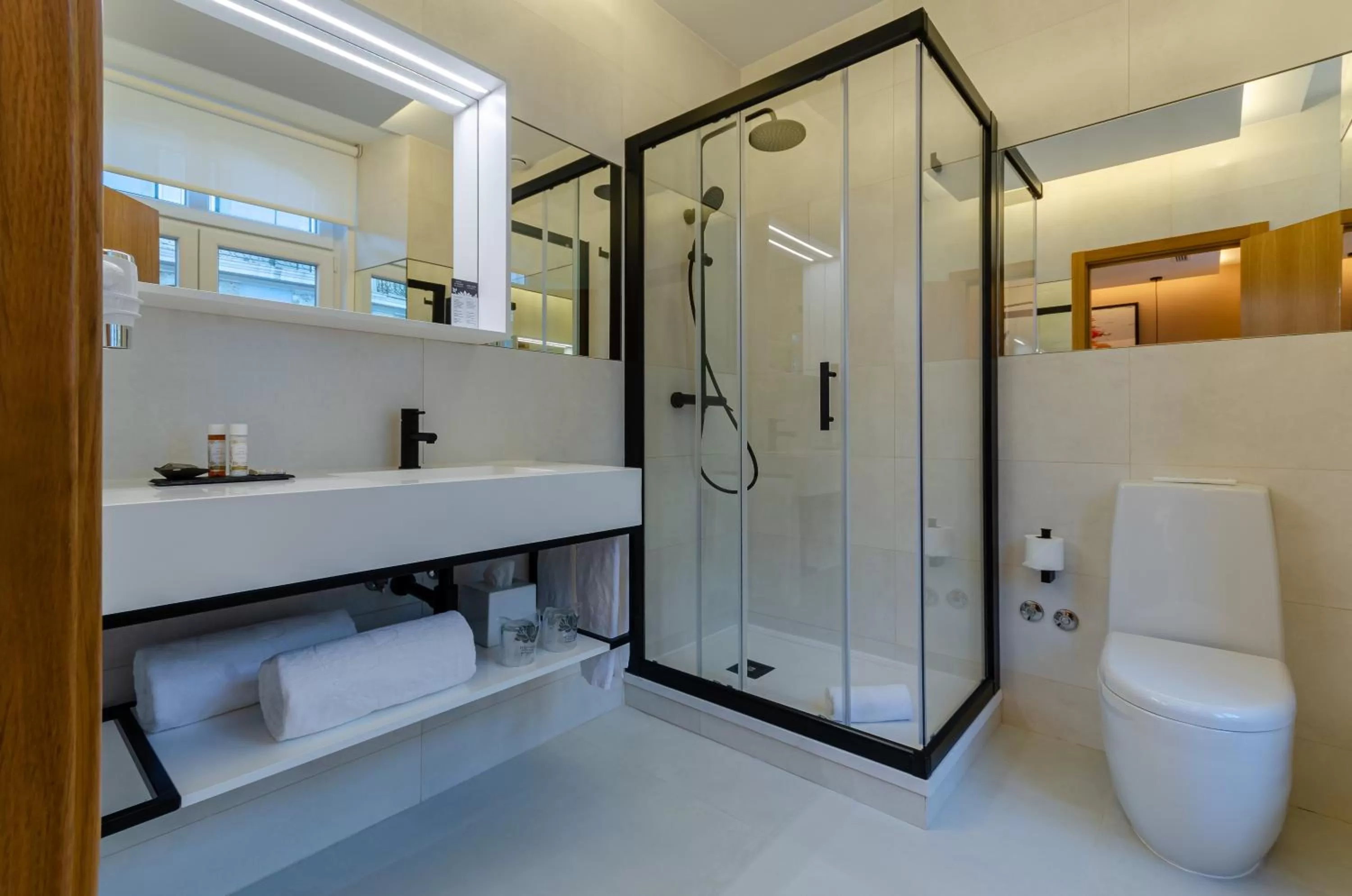 Bathroom in Rossio Plaza Hotel