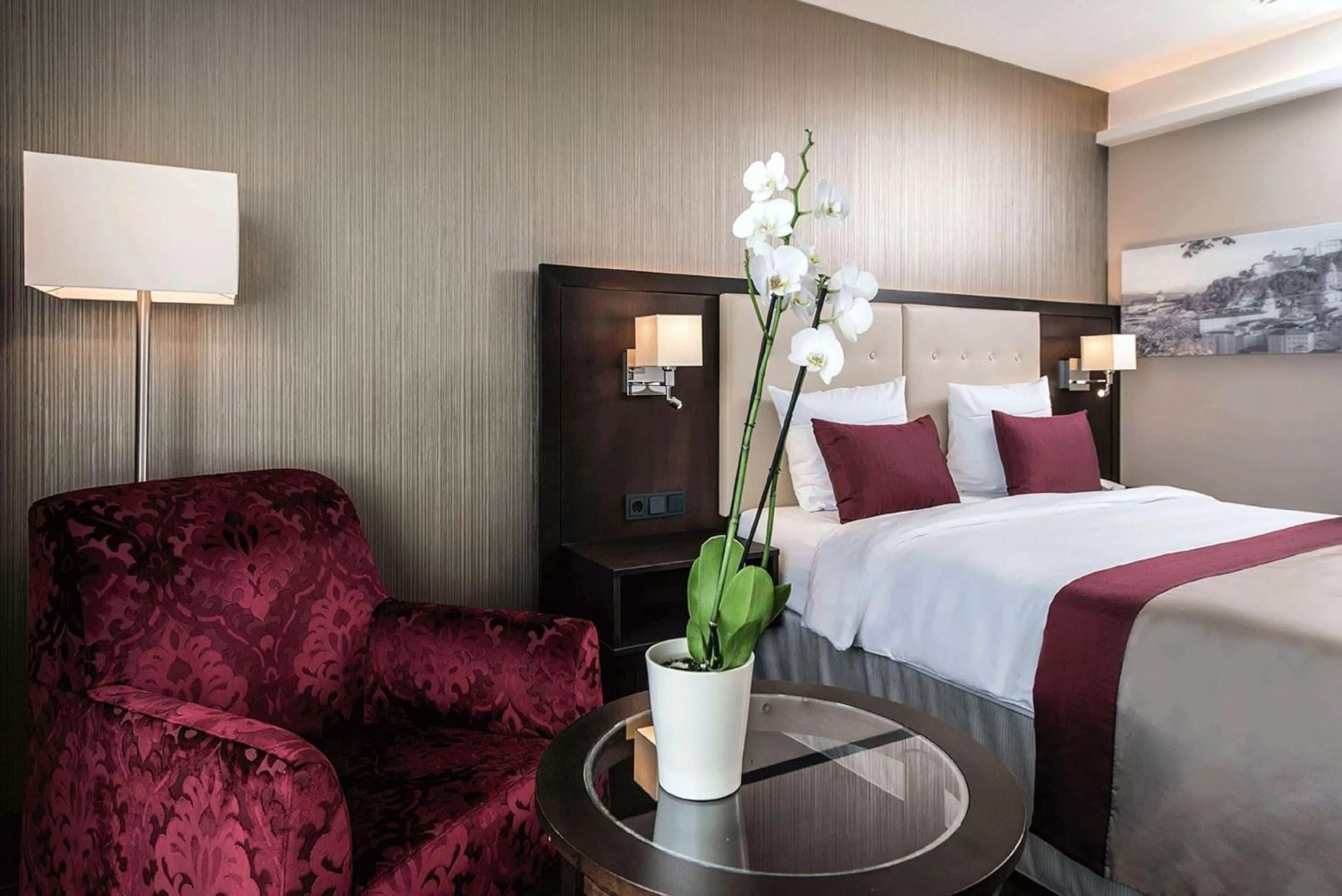 Photo of the whole room, Bed in Wyndham Grand Salzburg Conference Centre