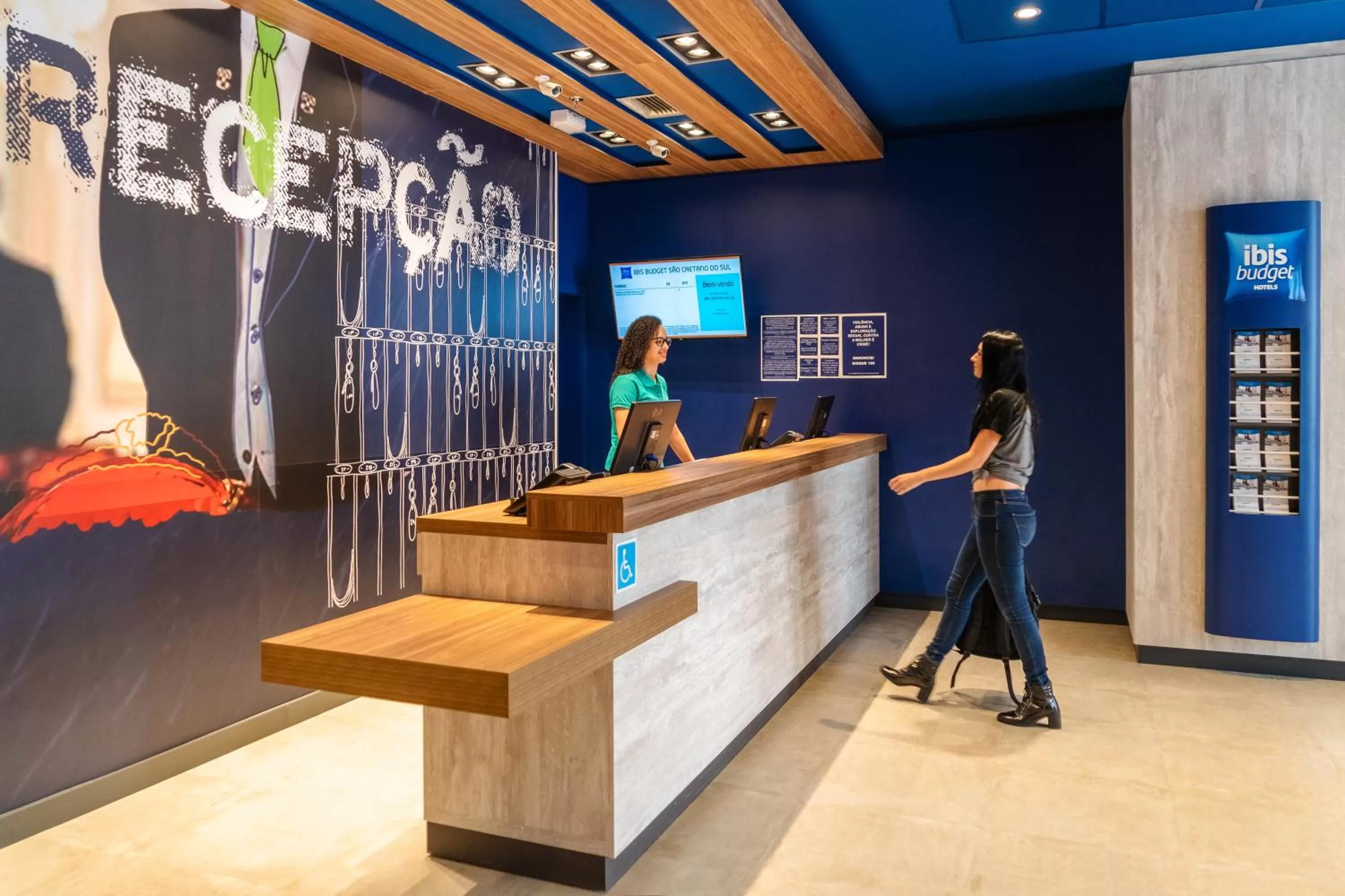 Staff in ibis budget Sao Caetano