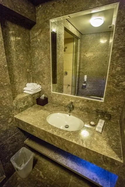 Bathroom in Crown Victoria Hotel Tulungagung