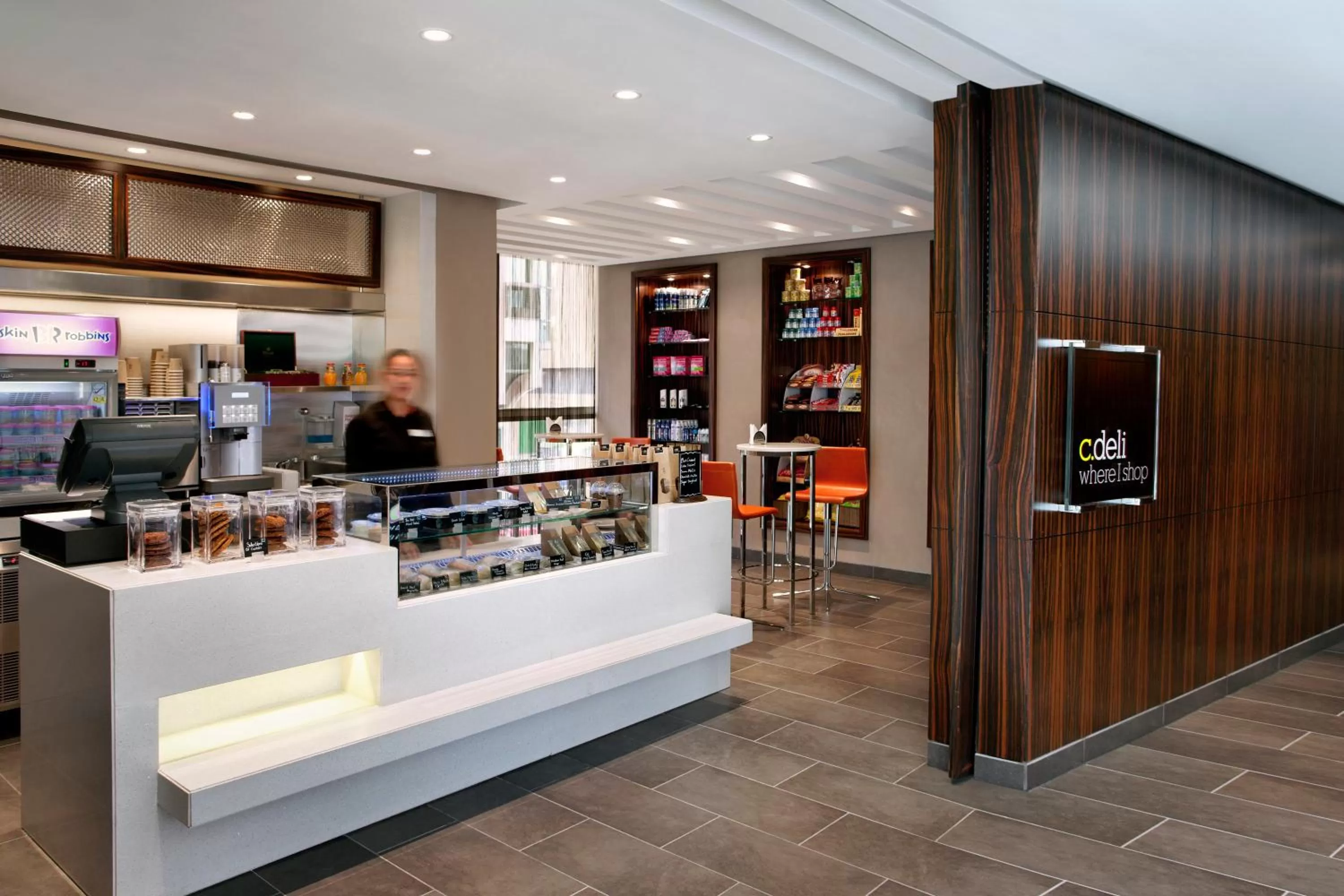 Restaurant/places to eat in Centro Al Manhal by Rotana