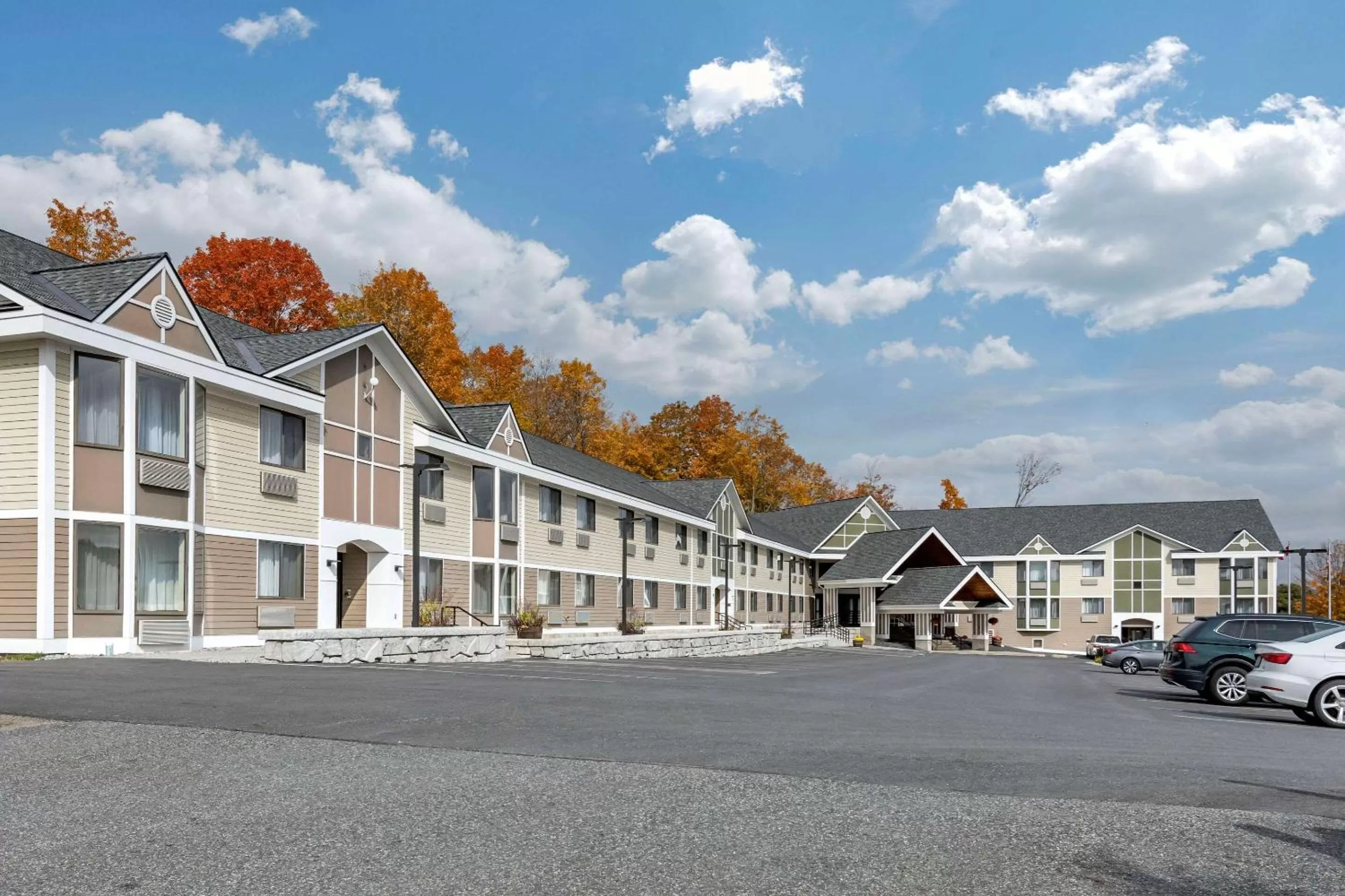 Property building in Comfort Inn & Suites Montpelier-Berlin