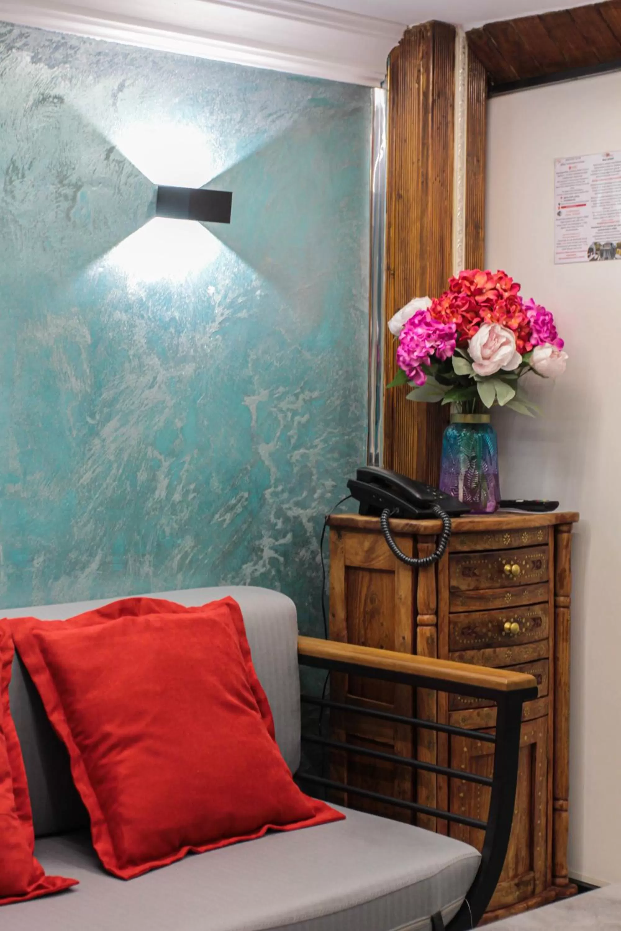 Seating Area in E-lite& Meatador