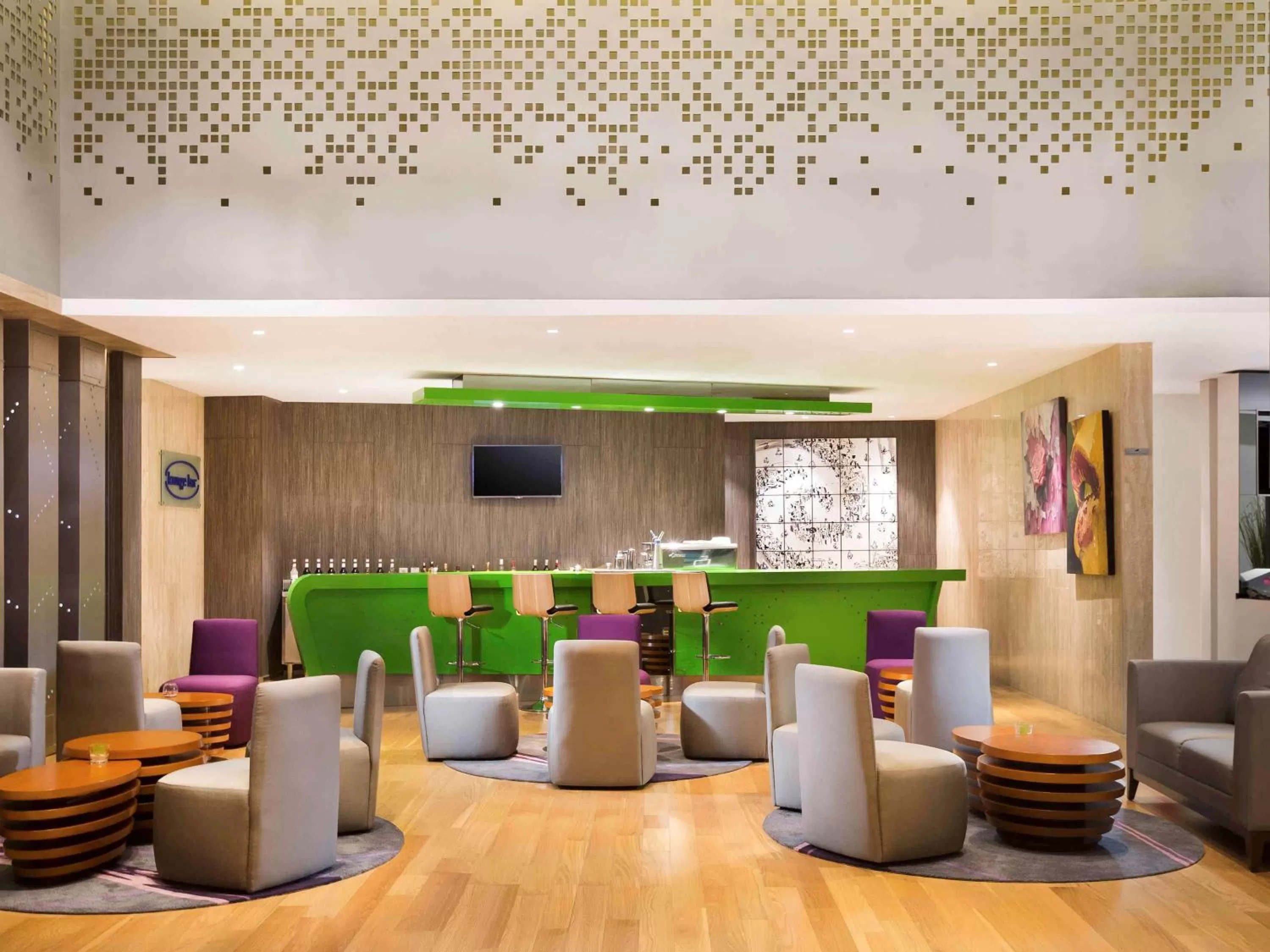 Lounge or bar in Novotel Makassar Grand Shayla