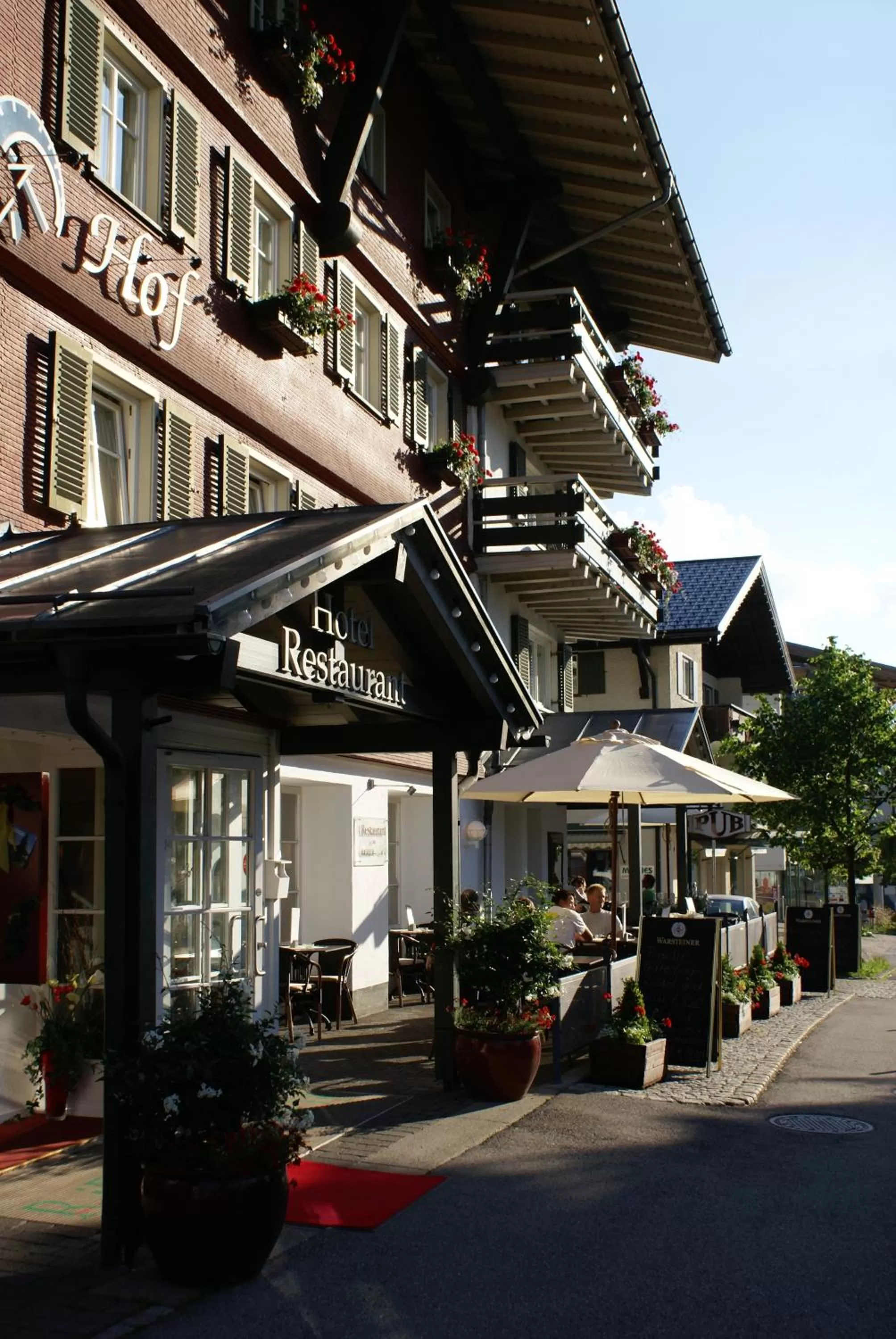 Facade/entrance, Property Building in Hotel Riezler Hof