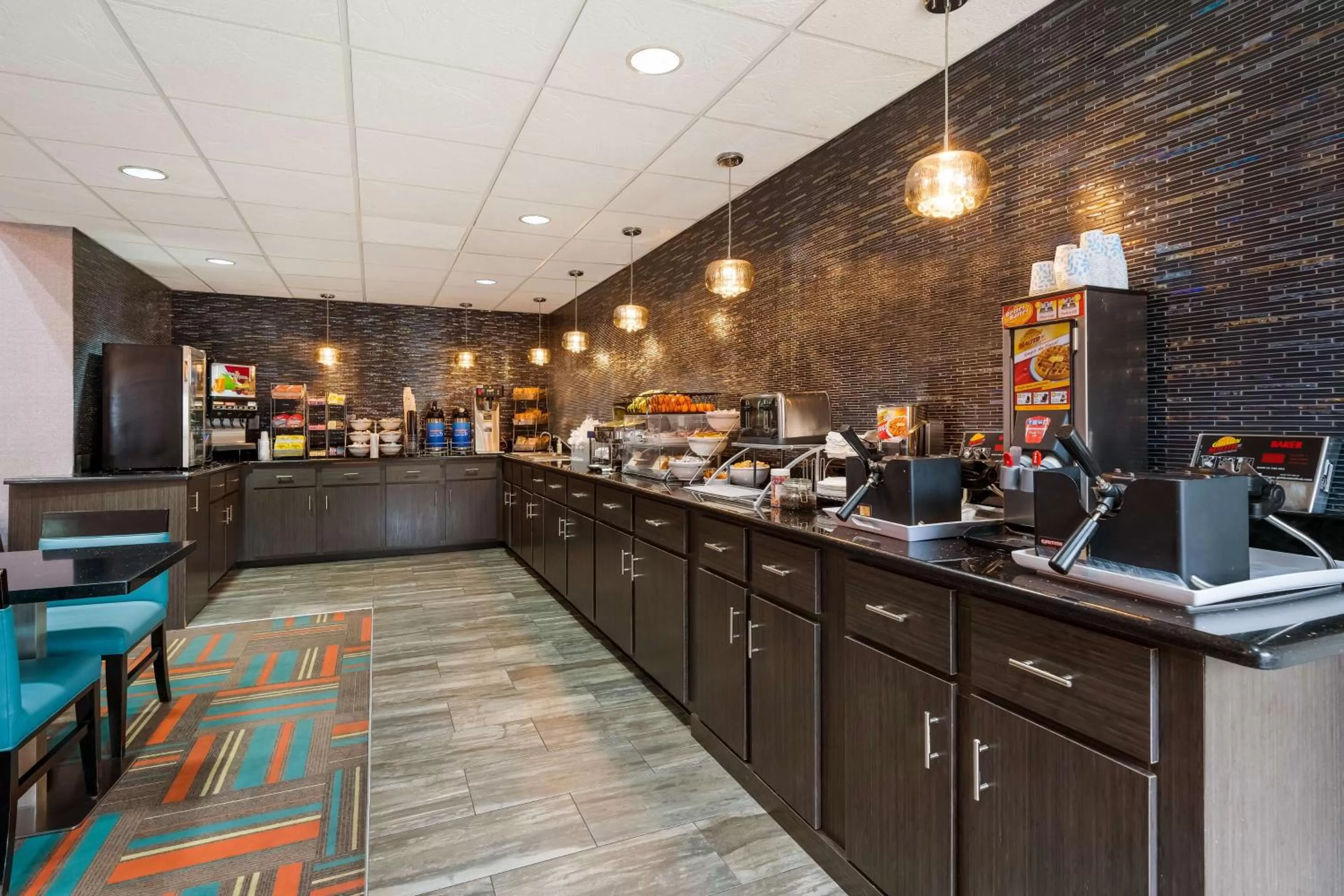 Breakfast in Best Western Bradbury Inn & Suites