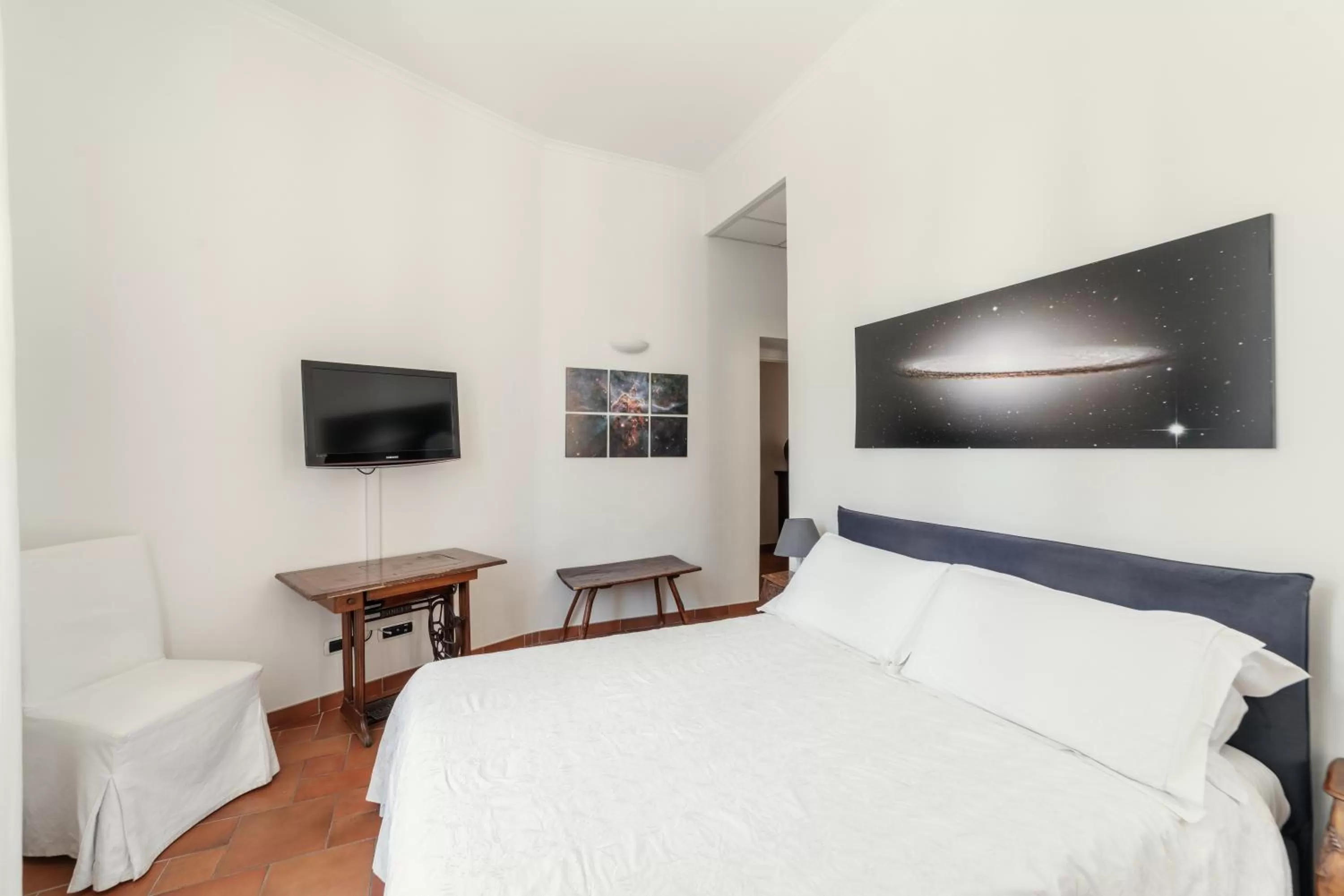 Photo of the whole room, Bed in B&B Domus Quiritum