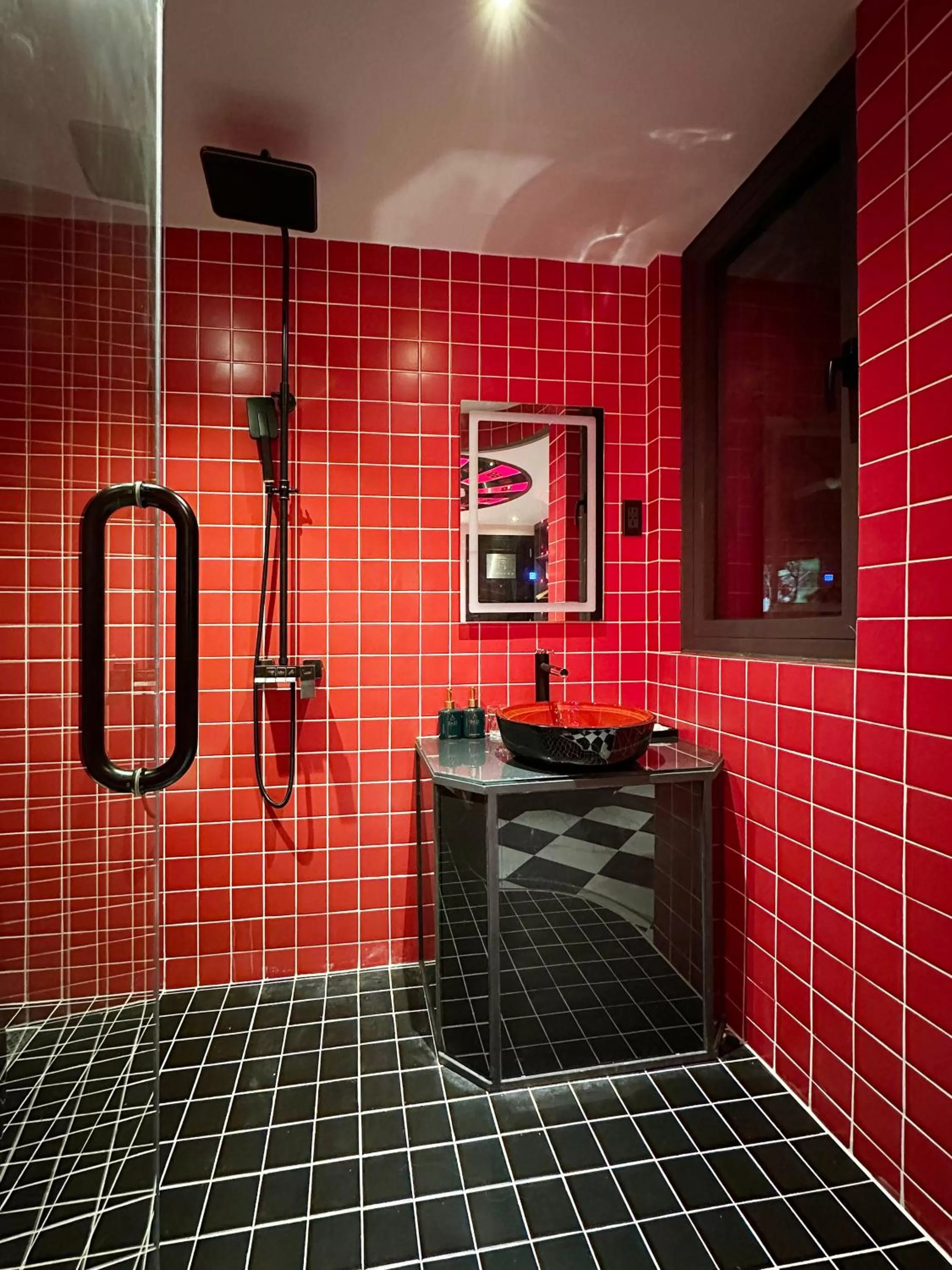 Toilet in Dazi Signature