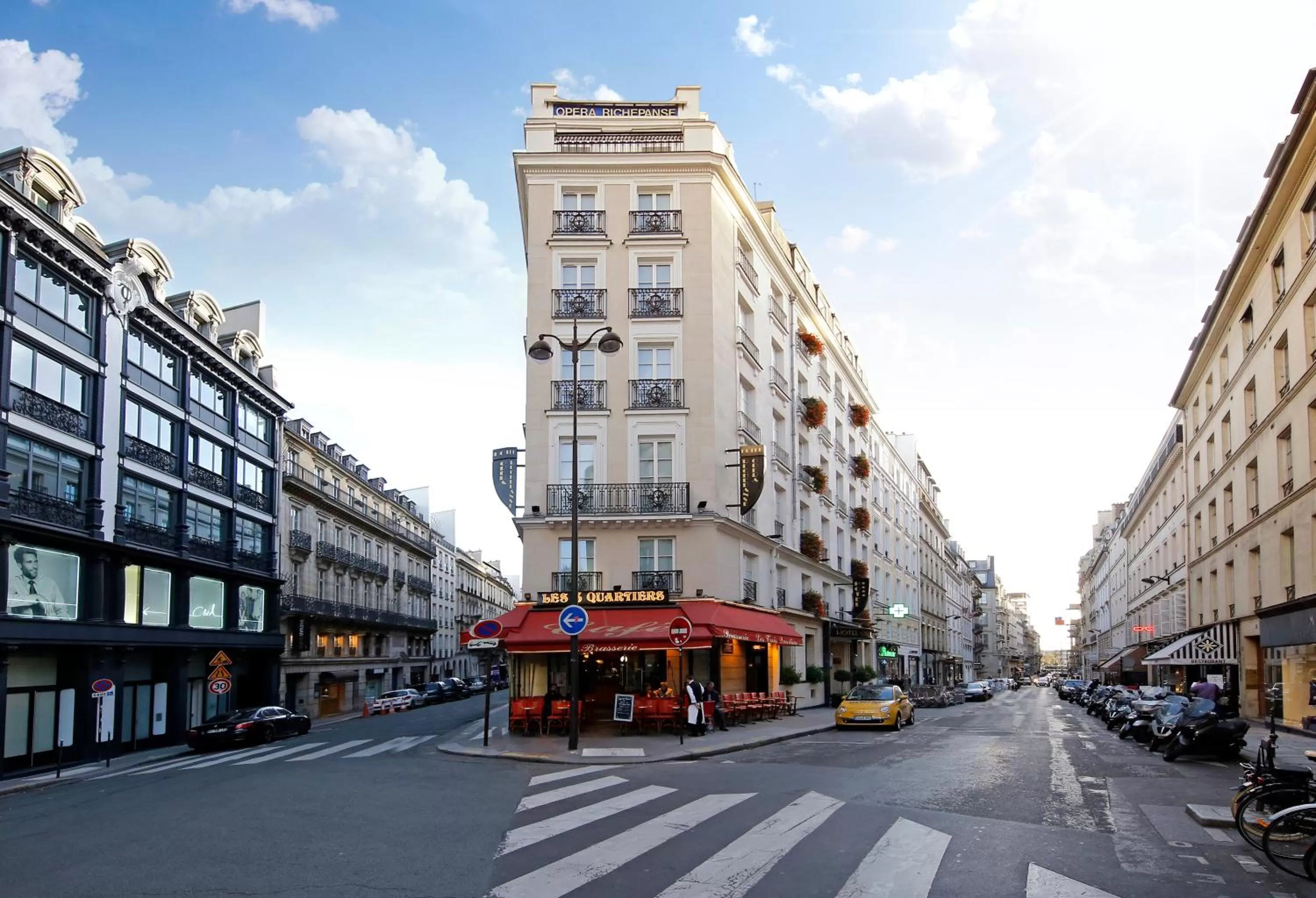 Facade/entrance in Hotel Opéra Richepanse
