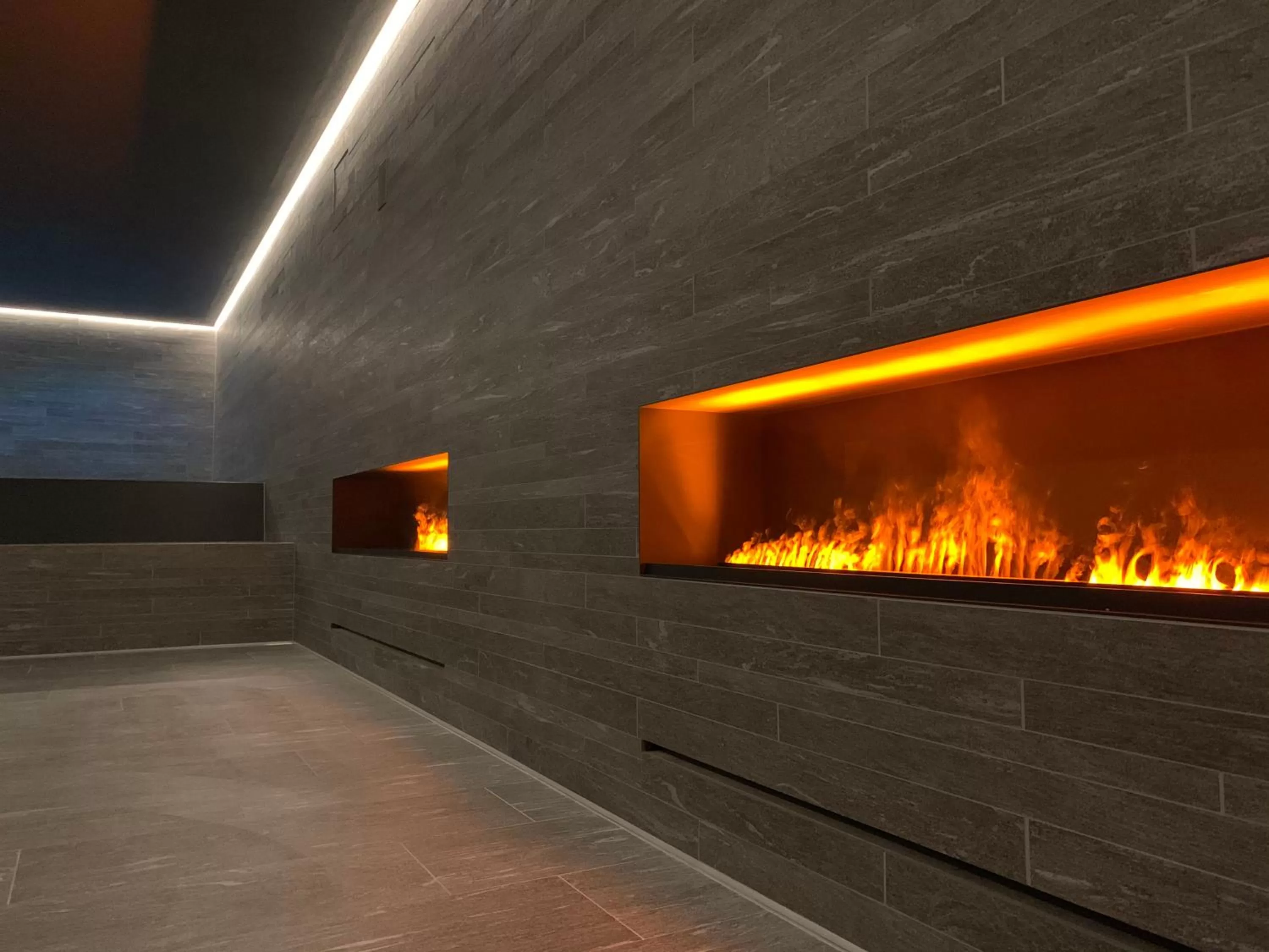 Swimming pool in LOEV - VELA Hotels