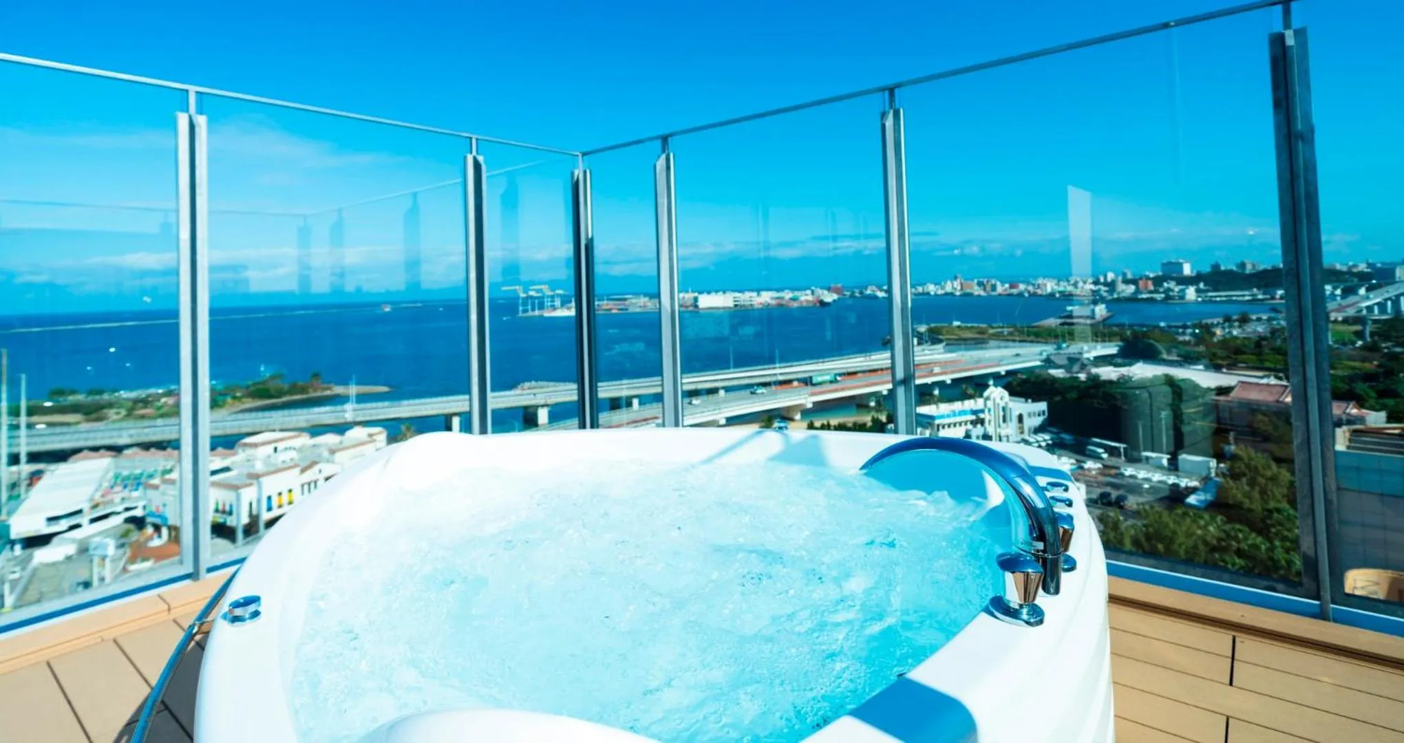 Sea view in HOTEL SANSUI NAHA Ryukyu Onsen Naminoue-No-Yu