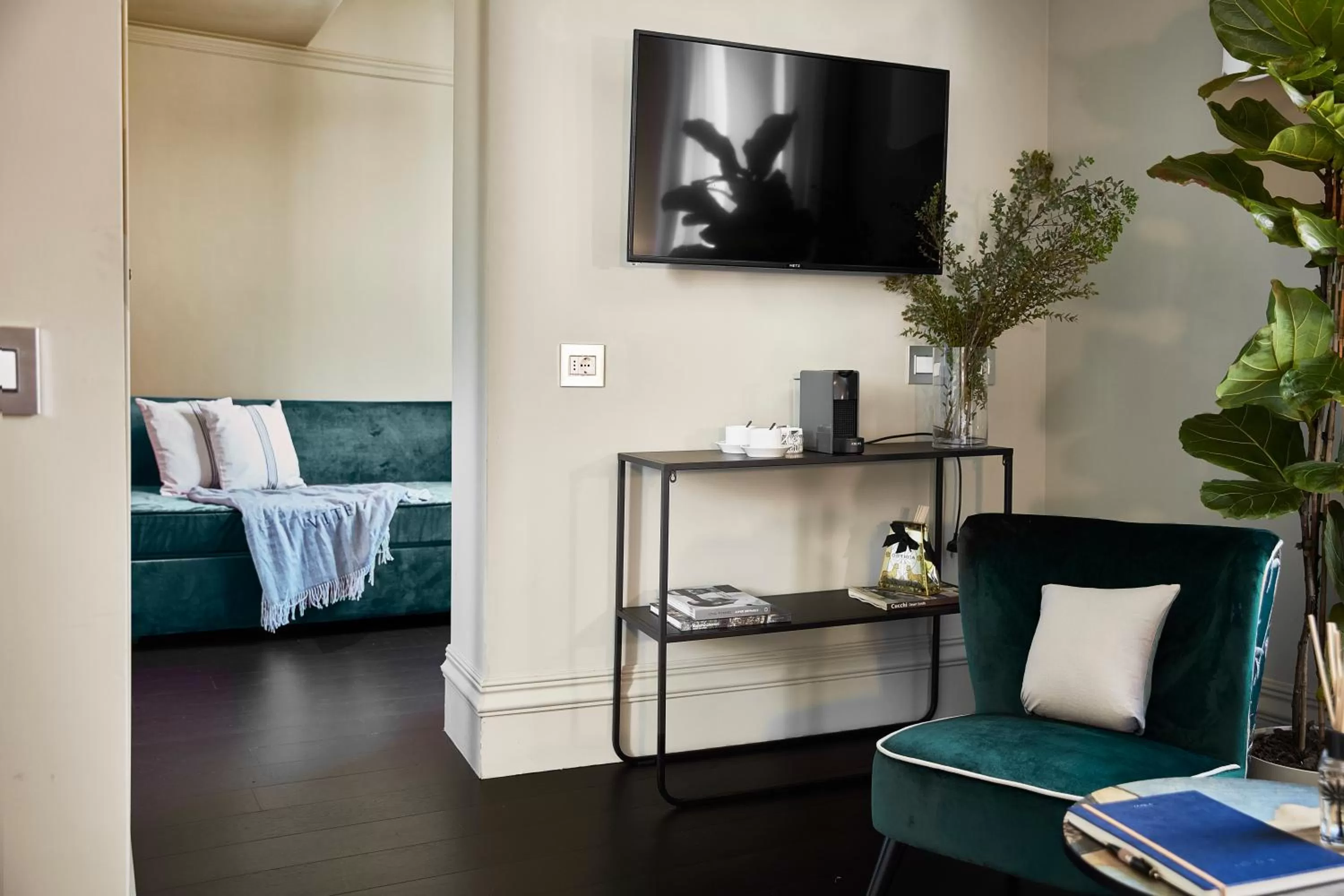 Coffee/tea facilities, Bed in HOTEL VITE - By Naman Hotellerie