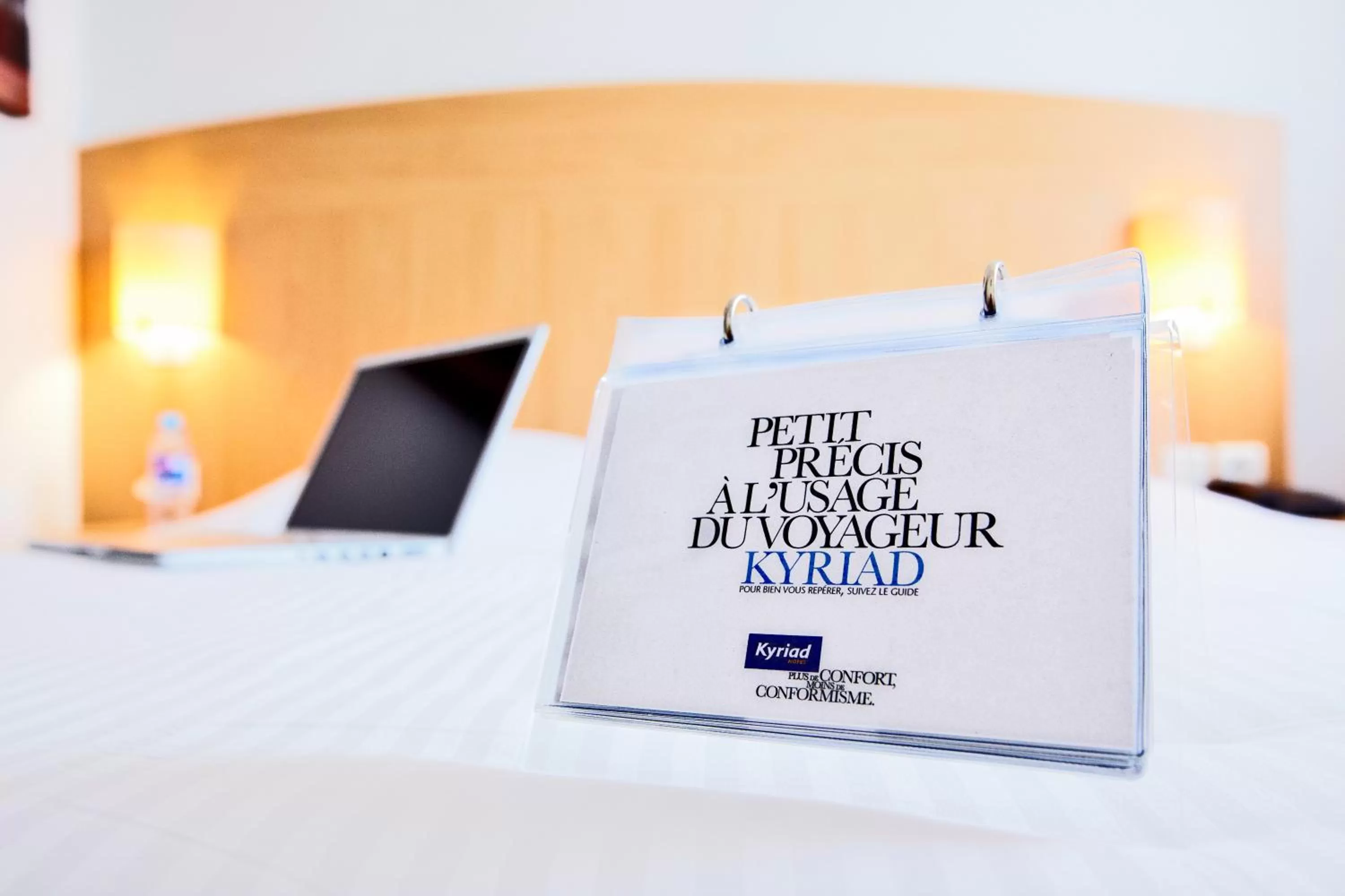 Bed in Hôtel Restaurant Kyriad Mulhouse Nord Illzach