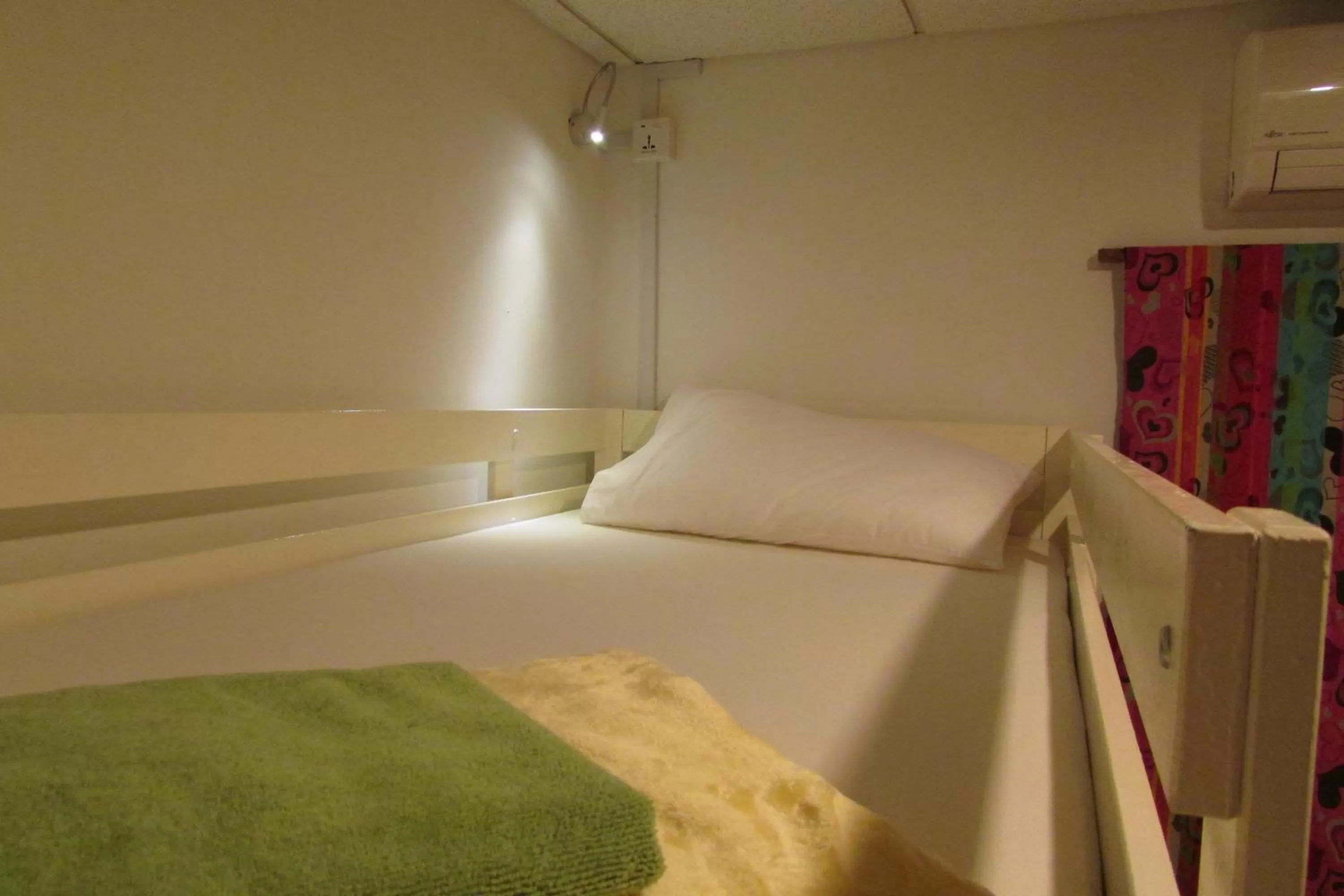 bunk bed, Bed in The Bohemian