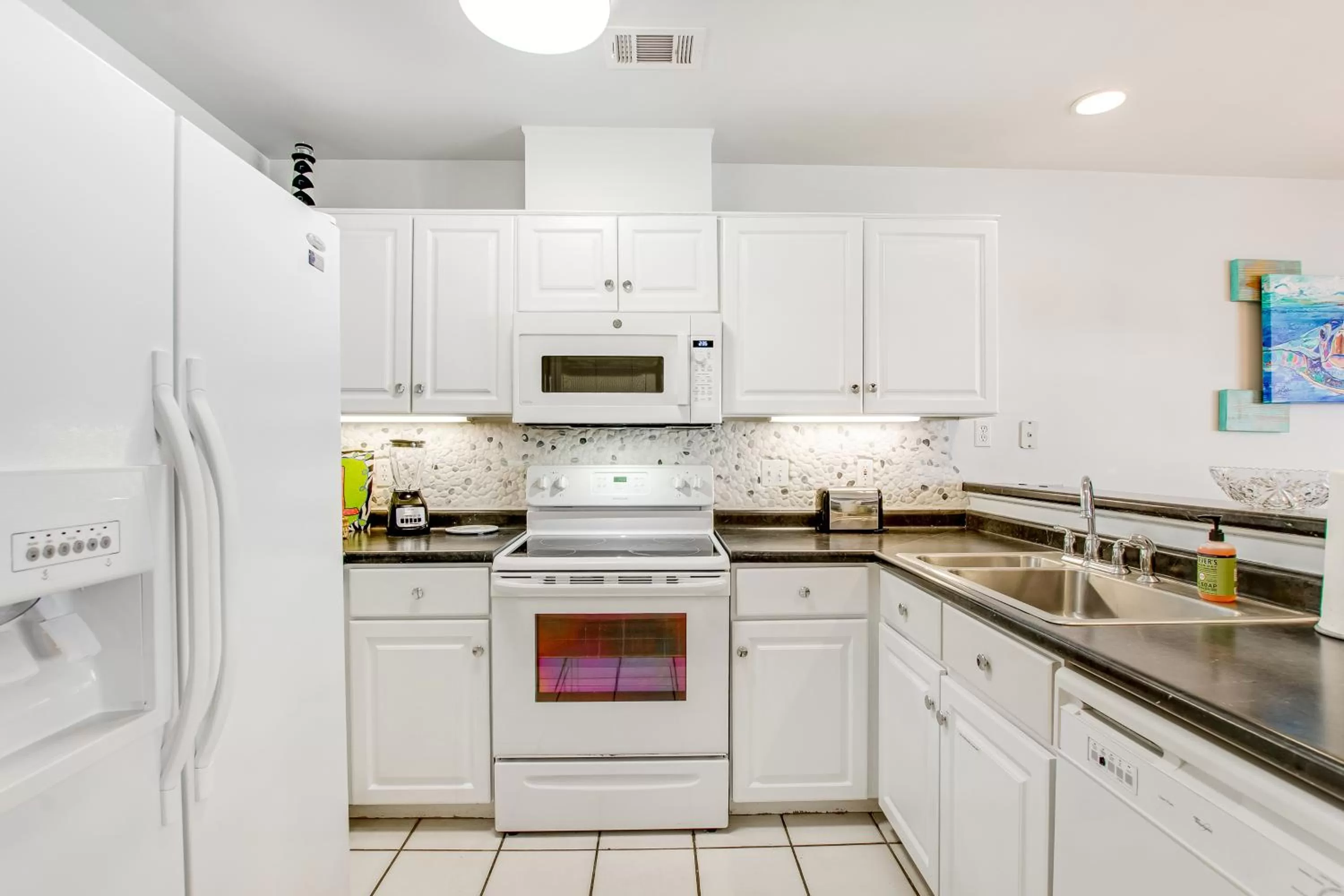 Kitchen/Kitchenette in Tybee Turtle