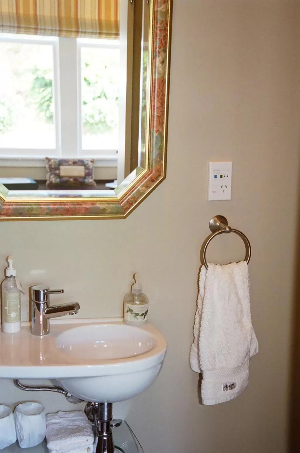 Bathroom in Anglesea House Inn