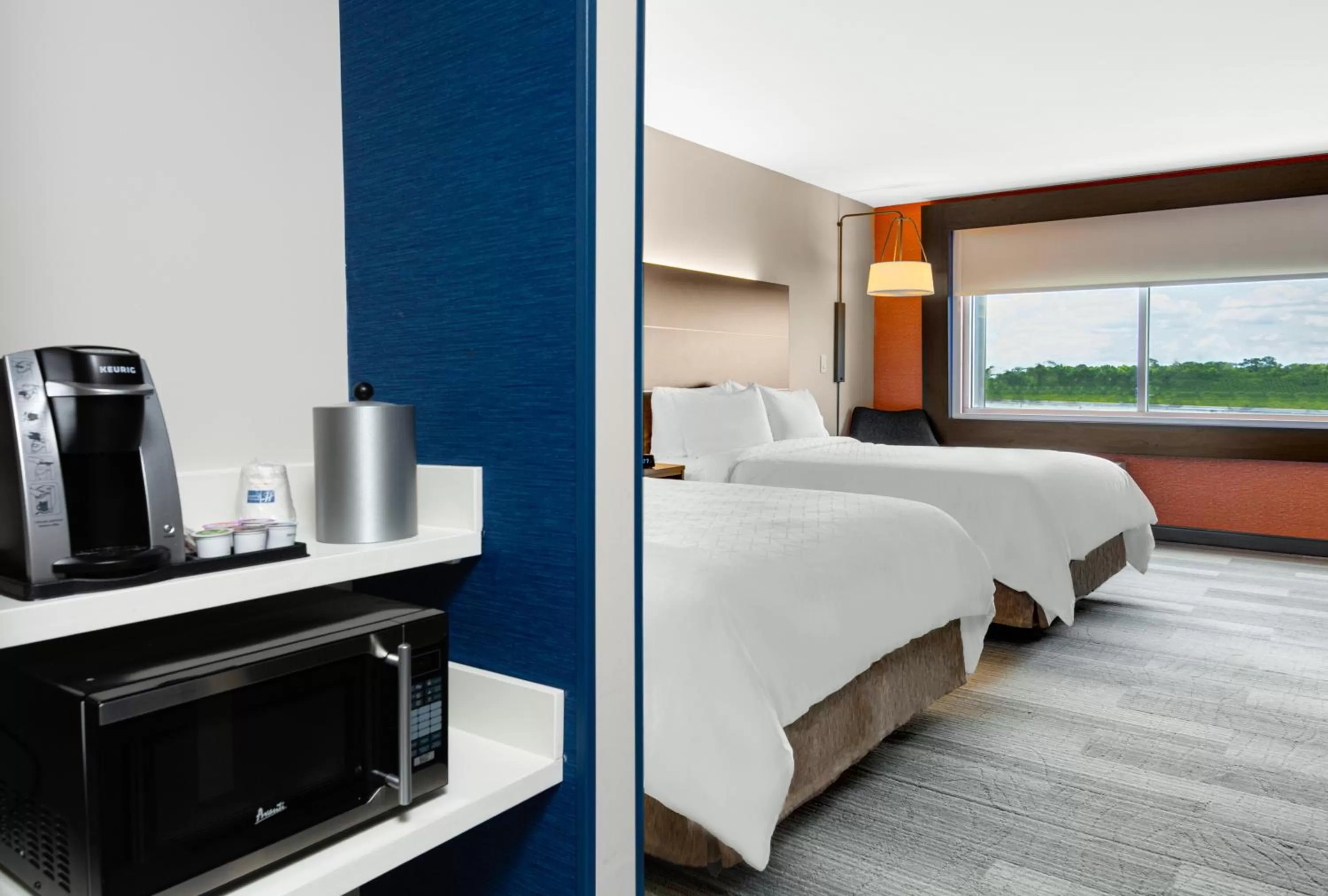 Bedroom, Bed in Holiday Inn Express & Suites Sanford - Lake Mary by IHG