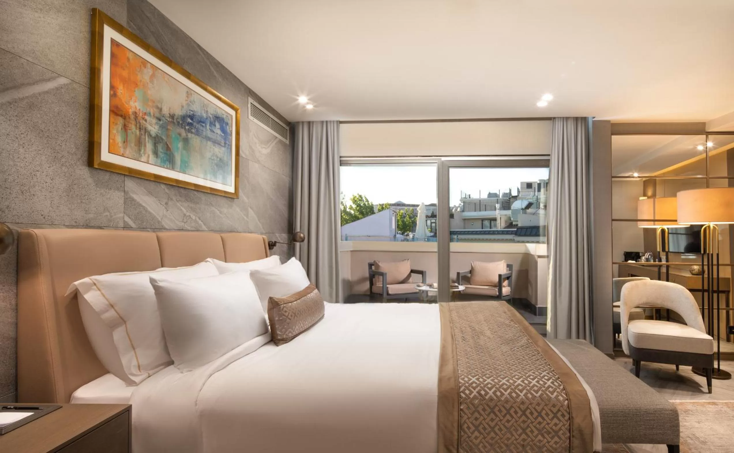 Balcony/Terrace, Bed in Mula Hotel