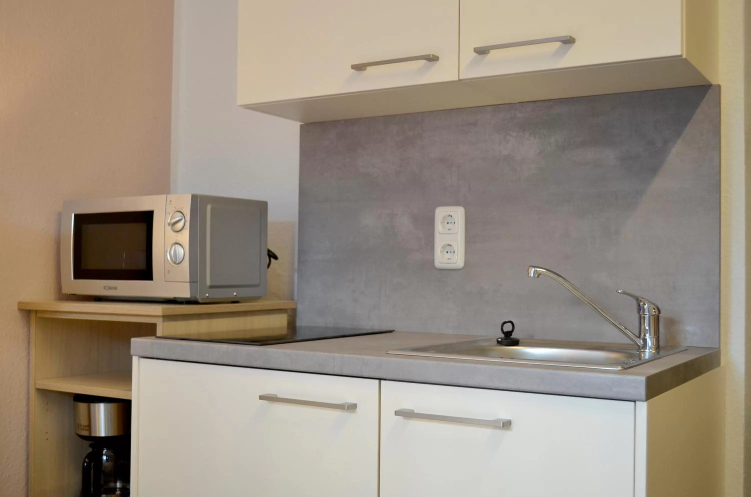 Kitchen or kitchenette, Kitchen/Kitchenette in Hana Aparthotel